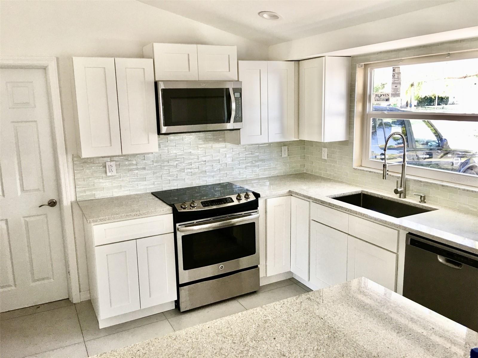 Homes for sale in Sarasota, FL | 3114 Markridge Rd, Sarasota, FL 34231 | MLS# A4561545