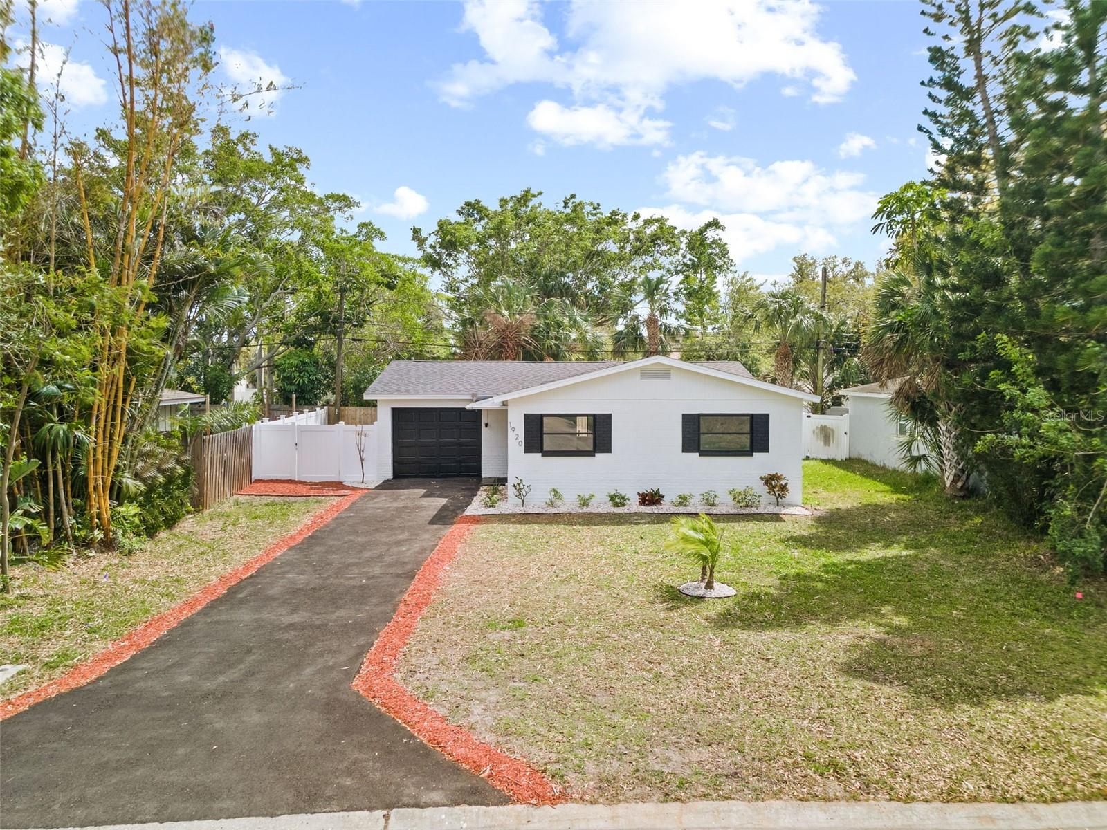 Homes for sale in Saint Petersburg, FL | 1920 New Hampshire Ave Ne, Saint Petersburg, FL 33703 | MLS# T3431279