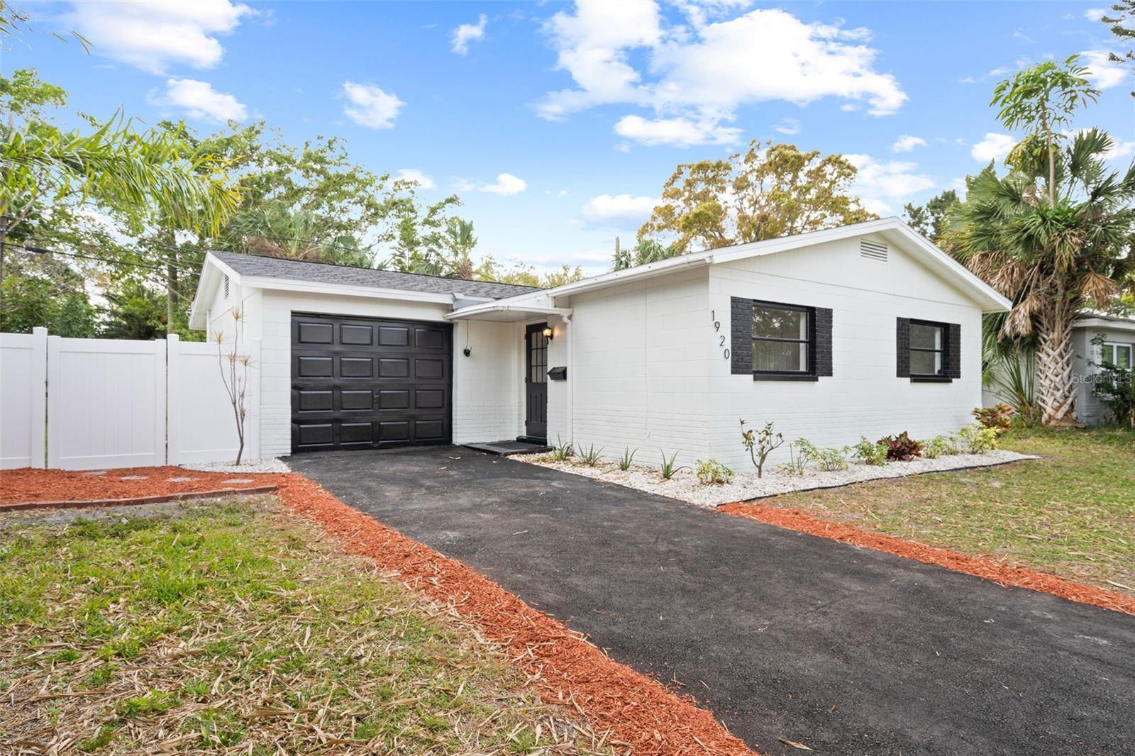Homes for sale in Saint Petersburg, FL | 1920 New Hampshire Ave Ne, Saint Petersburg, FL 33703 | MLS# T3431279