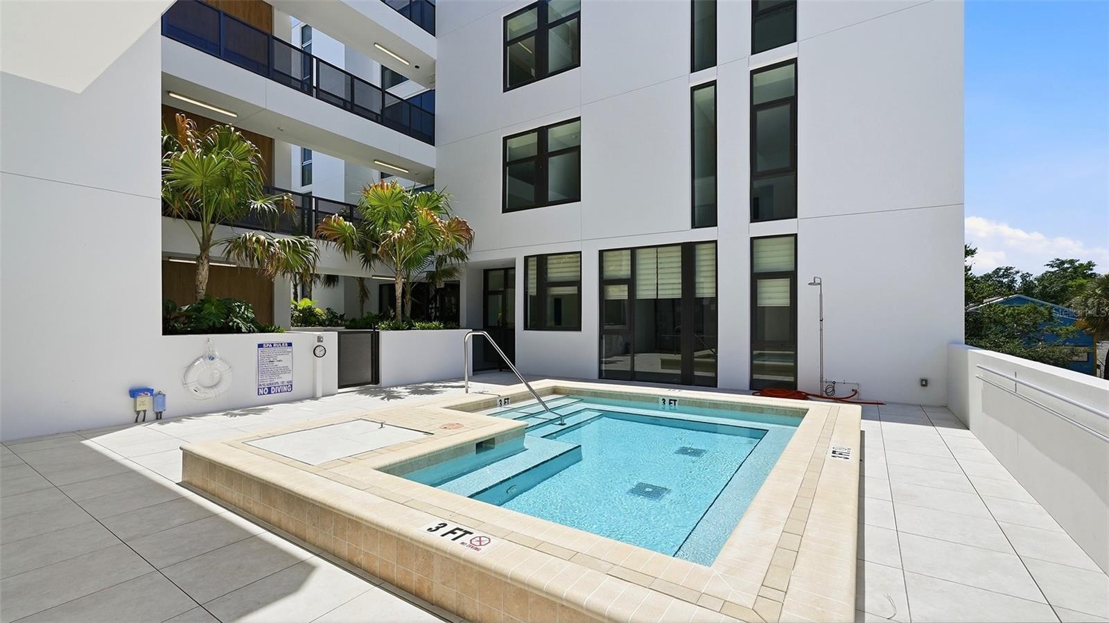 2nd image of 430 Kumquat Ct #510, Sarasota, FL 34236 | MLS# A4564386