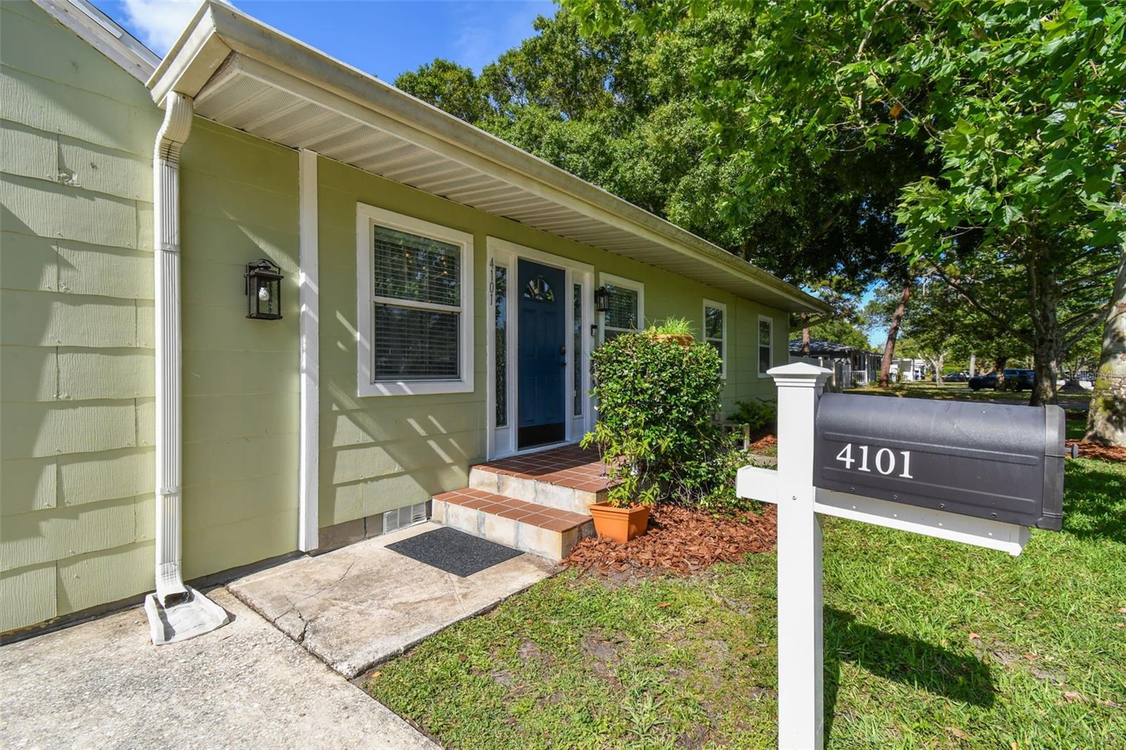 Homes for sale in Saint Petersburg, FL | 4101 11Th Ave N, Saint Petersburg, FL 33713 | MLS# U8199184