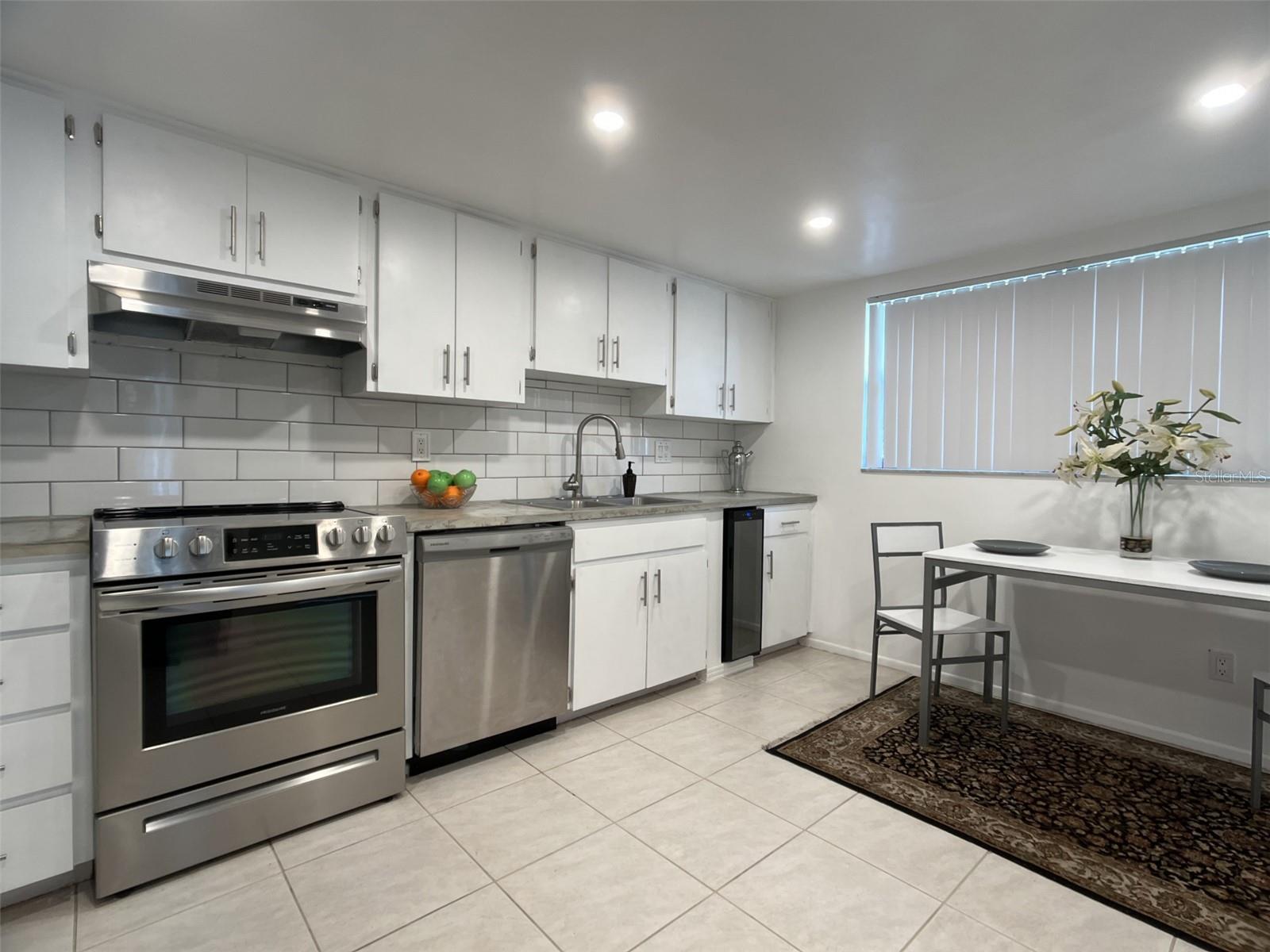 Homes for sale in Oldsmar, FL | 10 Lesley Ln, Oldsmar, FL 34677 | MLS# A4571535