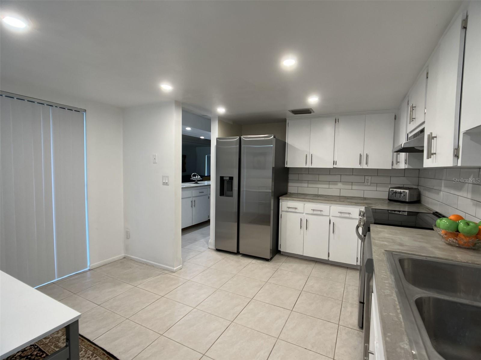 Homes for sale in Oldsmar, FL | 10 Lesley Ln, Oldsmar, FL 34677 | MLS# A4571535