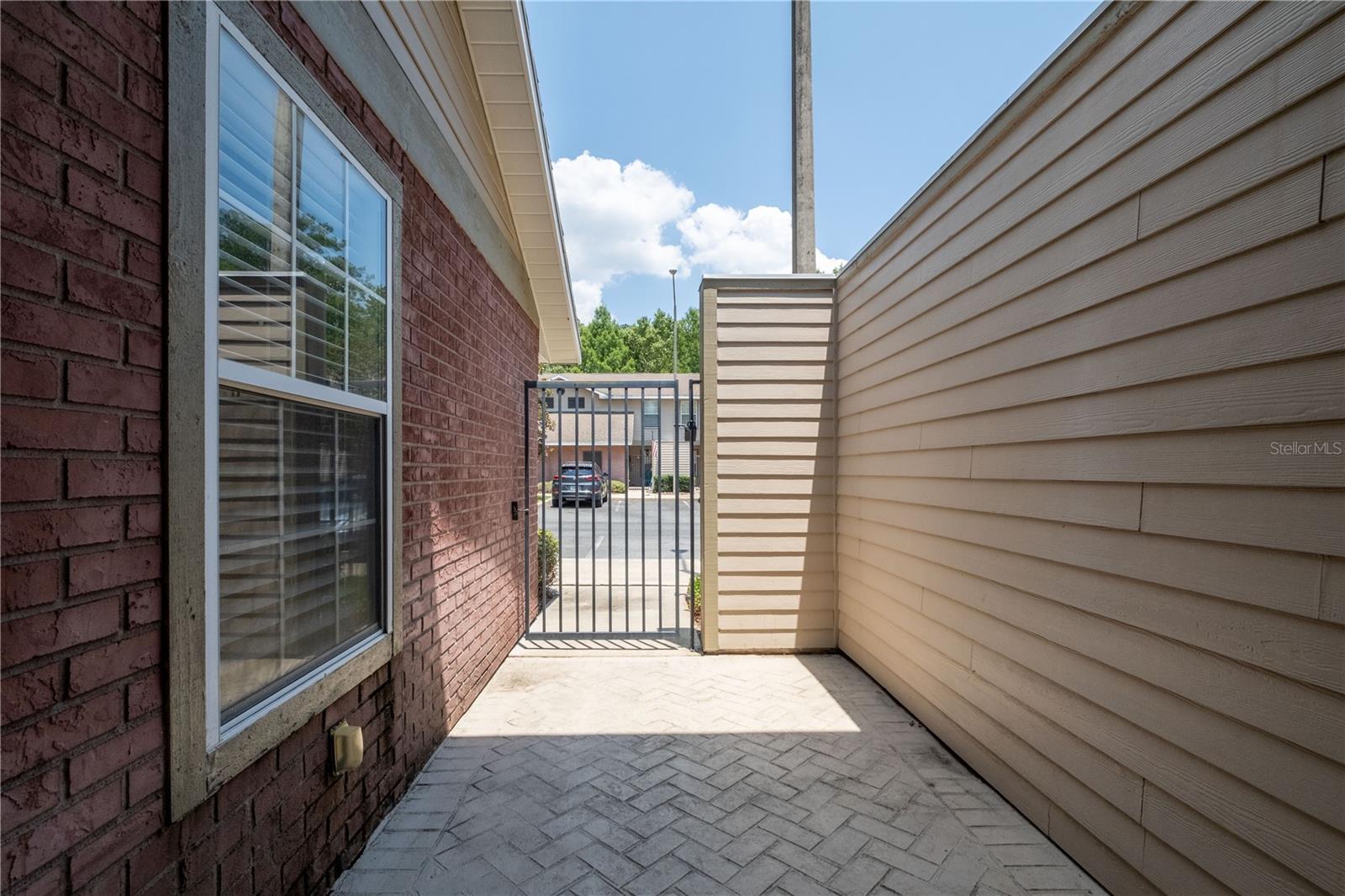 3rd image of 1215 Nw 55Th St #11, Gainesville, FL 32605 | MLS# GC513994