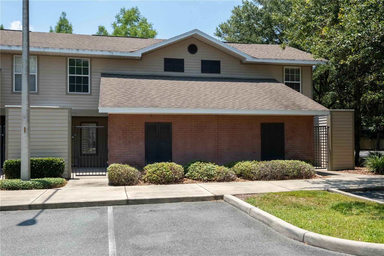2nd image of 1215 Nw 55Th St #11, Gainesville, FL 32605 | MLS# GC513994