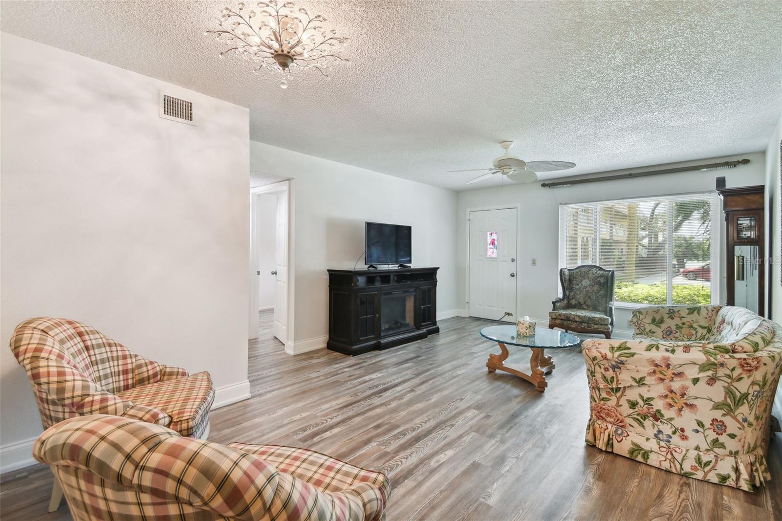 Homes for sale in Clearwater, FL | 2221 Norwegian Dr #9, Clearwater, FL 33763 | MLS# U8203812