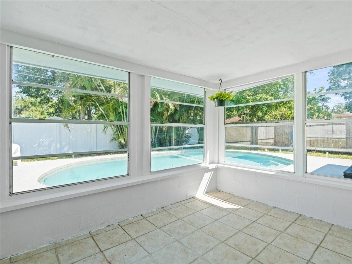 Homes for sale in Saint Petersburg, FL | 1435 77Th Ave N, Saint Petersburg, FL 33702 | MLS# U8215378