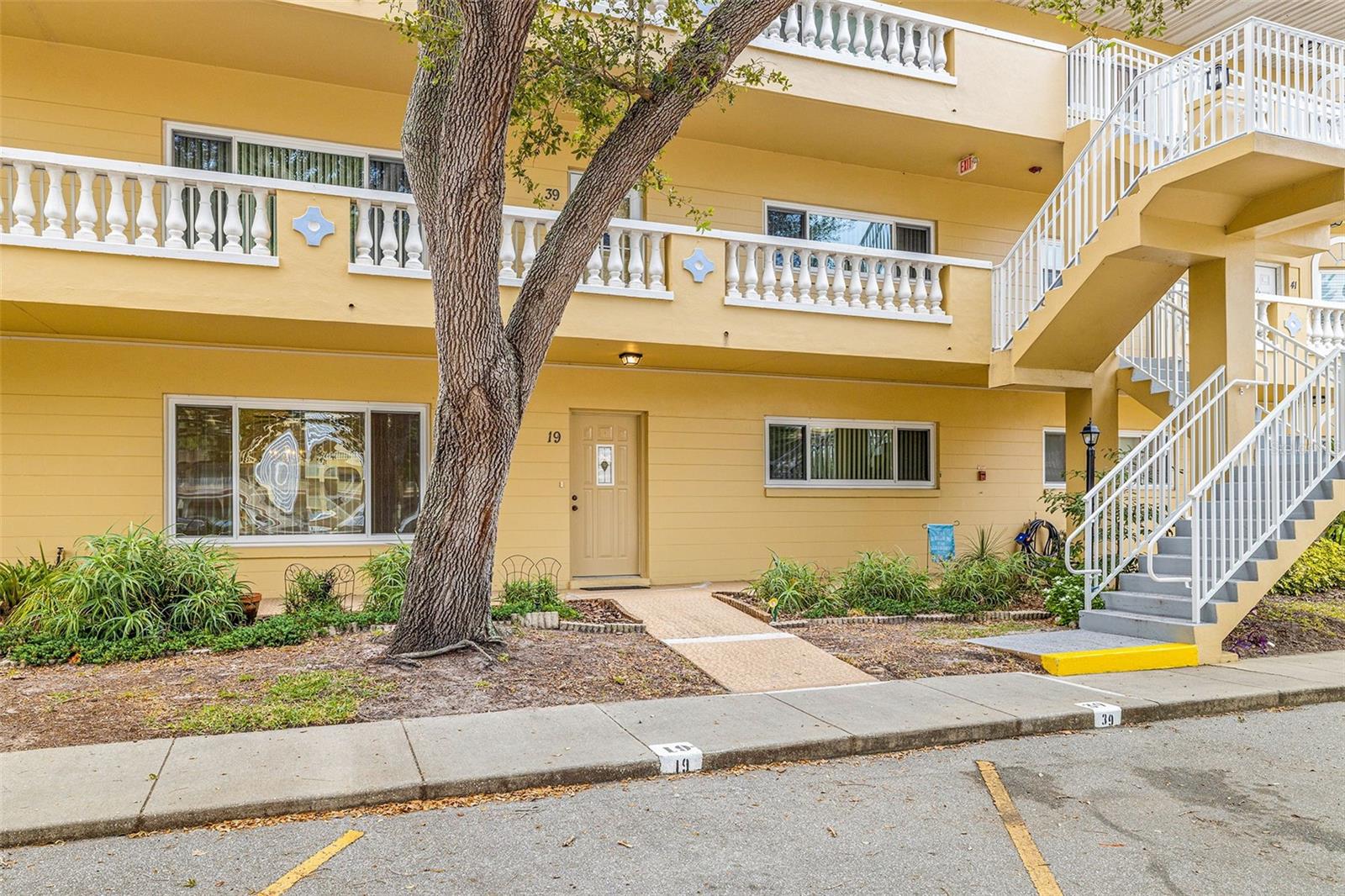 Homes for sale in Clearwater, FL | 2221 Norwegian Dr #19, Clearwater, FL 33763 | MLS# U8216612