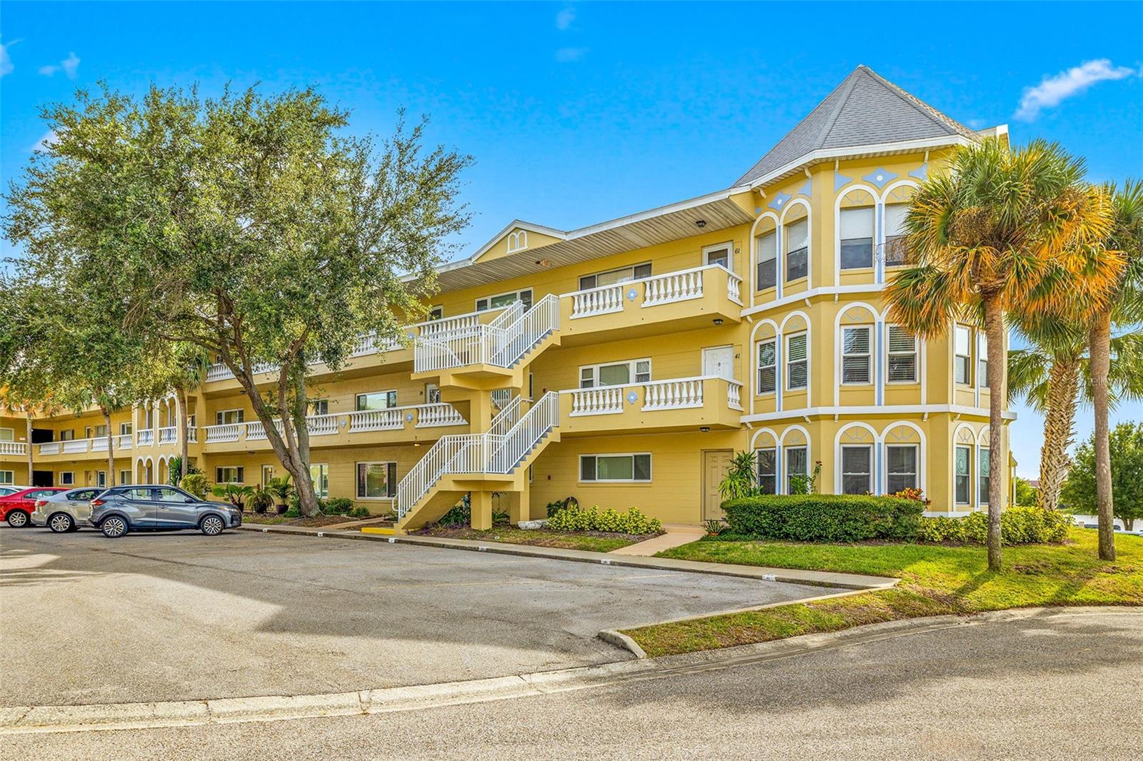 Homes for sale in Clearwater, FL | 2221 Norwegian Dr #19, Clearwater, FL 33763 | MLS# U8216612