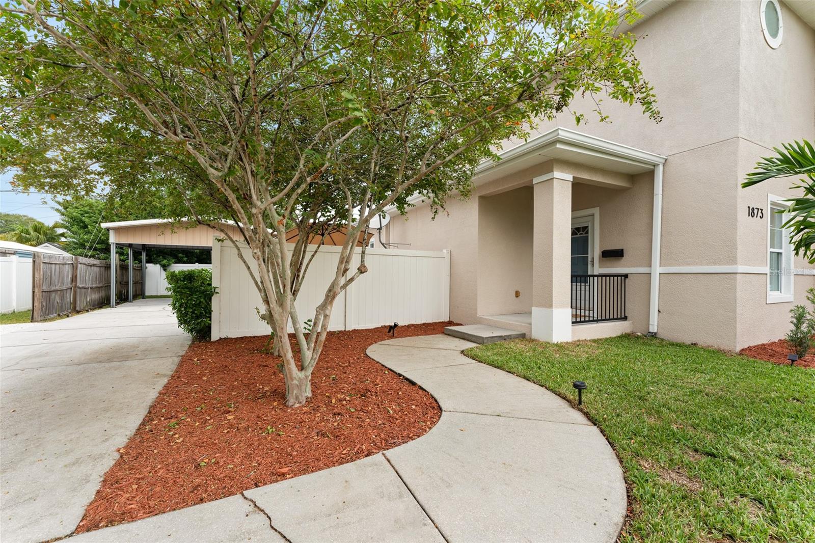 Photo 4 of Single Family Residence at 1873 64Th Ave N, Saint Petersburg, FL 33702 | MLS# U8217329 |  | Sold on 2024-02-29