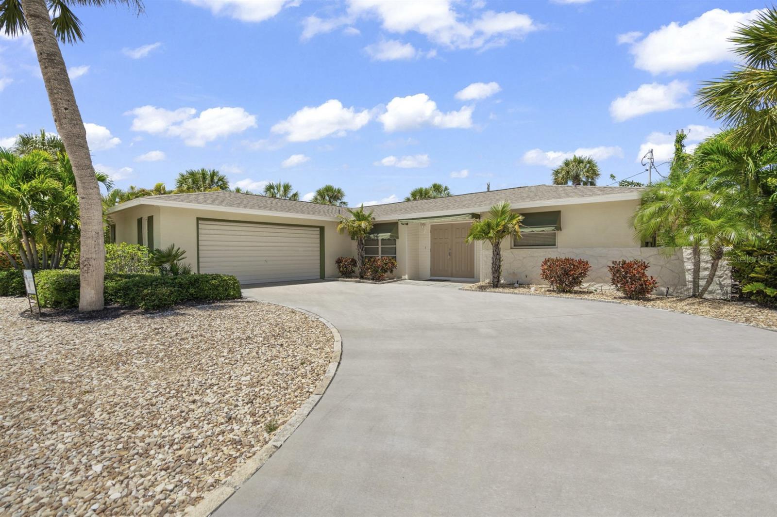 Homes for sale in Sarasota, FL | 5579 Cape Aqua Dr, Sarasota, FL 34242 | MLS# A4586840