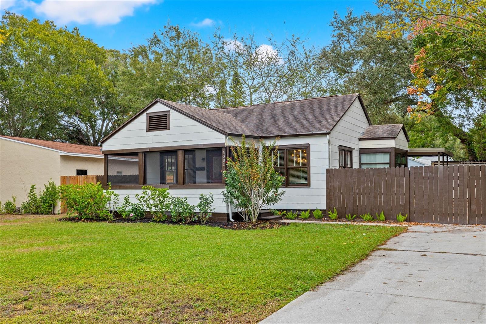 3rd image of 6031 Hobson St Ne, Saint Petersburg, FL 33703 | MLS# U8220432