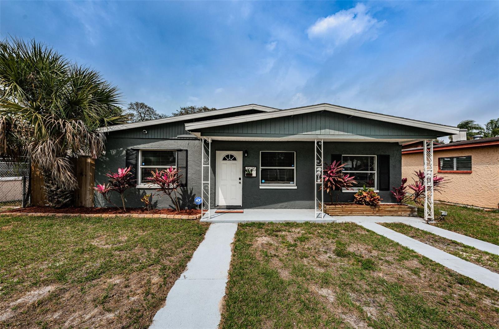 Homes for sale in Saint Petersburg, FL | 1635 40Th St S, Saint Petersburg, FL 33711 | MLS# A4606145