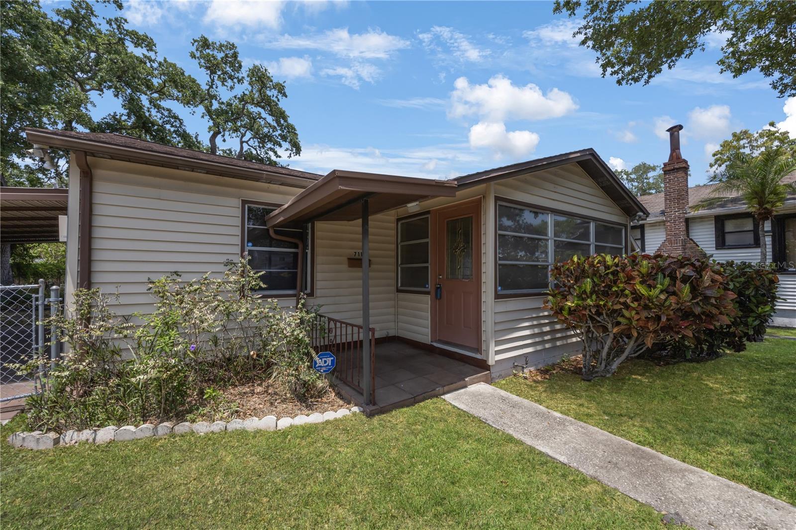 Homes for sale in Saint Petersburg, FL | 711 19Th Ave S, Saint Petersburg, FL 33705 | MLS# U8243205