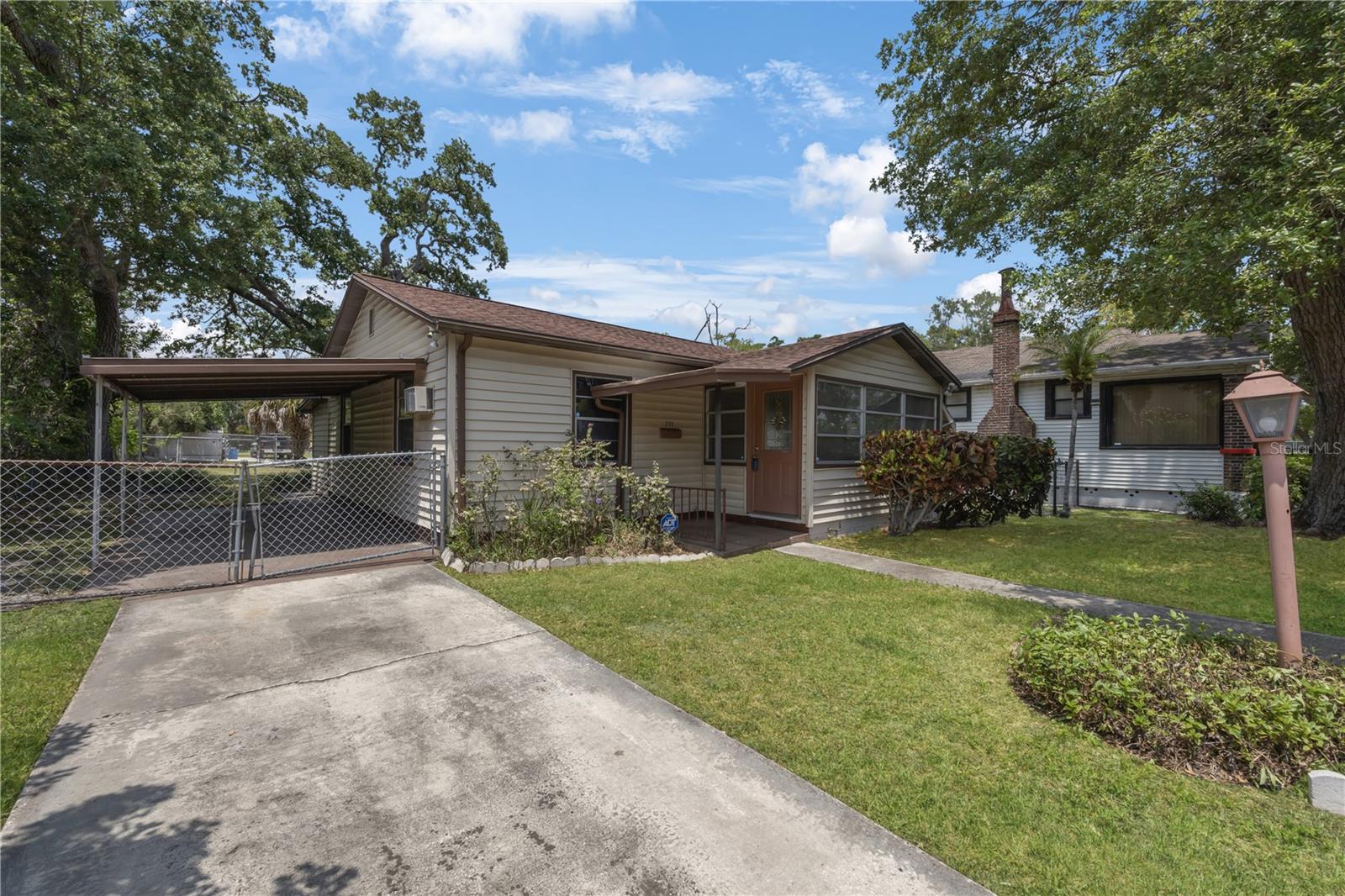 Homes for sale in Saint Petersburg, FL | 711 19Th Ave S, Saint Petersburg, FL 33705 | MLS# U8243205