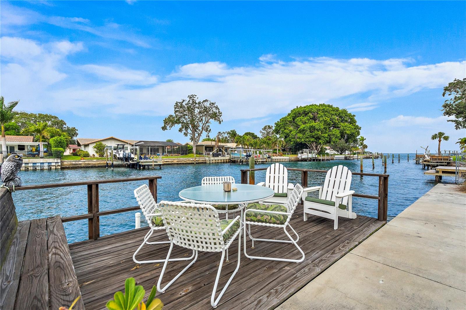 3rd image of 2051 Illinois Ave Ne, Saint Petersburg, FL 33703 | MLS# U8243798