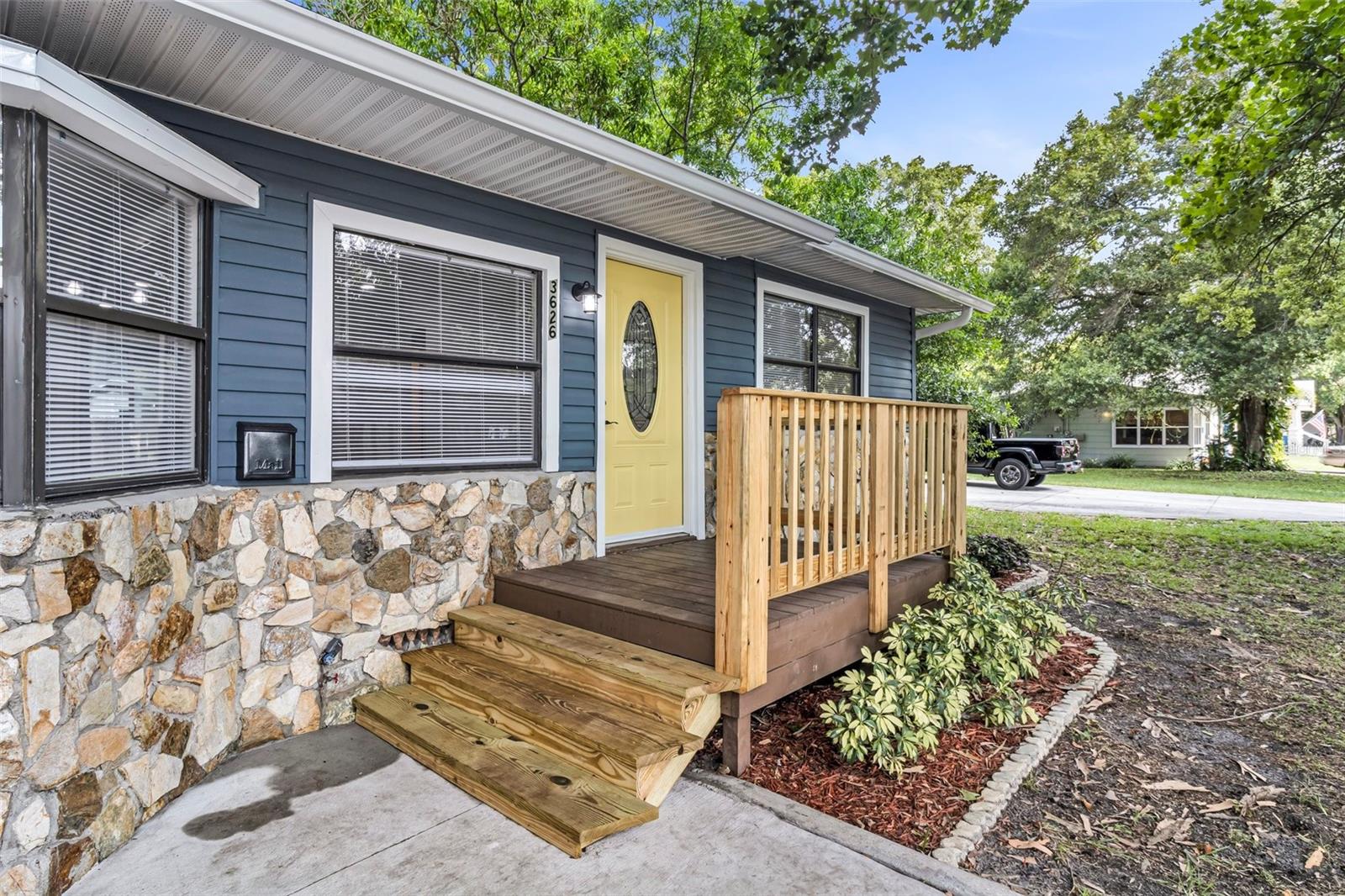 Homes for sale in Saint Petersburg, FL | 3626 Queen St N, Saint Petersburg, FL 33713 | MLS# T3534503