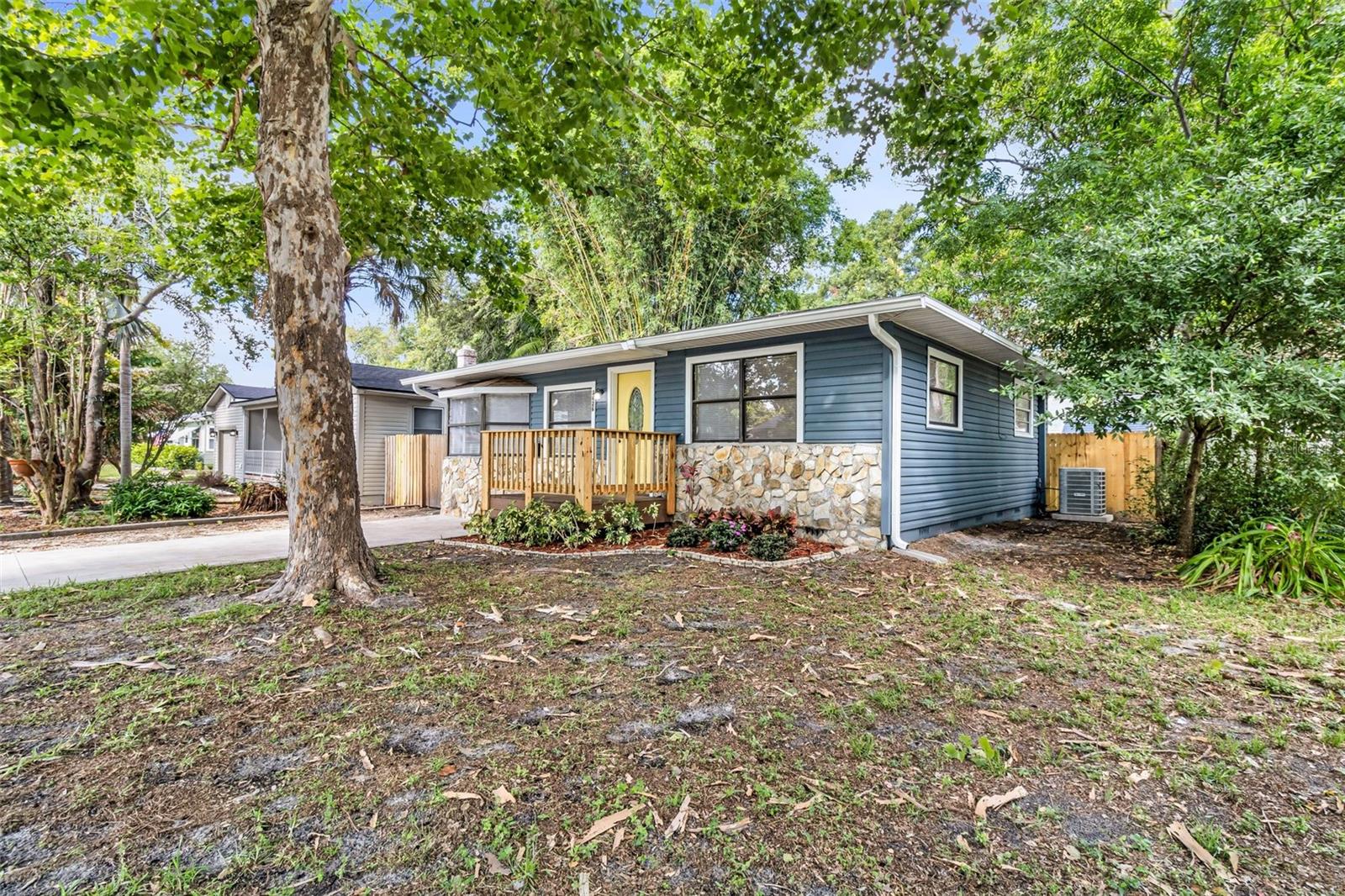 Homes for sale in Saint Petersburg, FL | 3626 Queen St N, Saint Petersburg, FL 33713 | MLS# T3534503