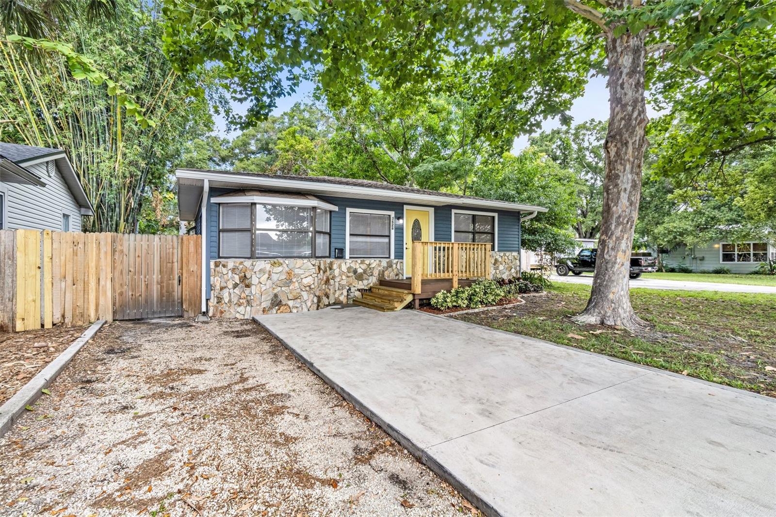 Homes for sale in Saint Petersburg, FL | 3626 Queen St N, Saint Petersburg, FL 33713 | MLS# T3534503