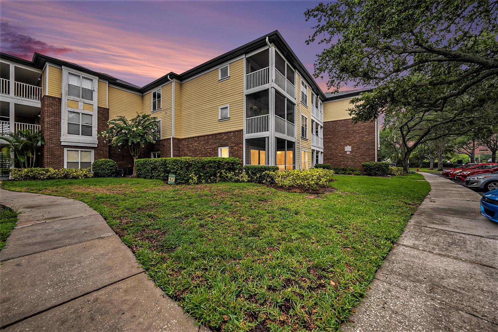 3rd image of 4115 Chatham Oak Ct #206, Tampa, FL 33624 | MLS# U8248992