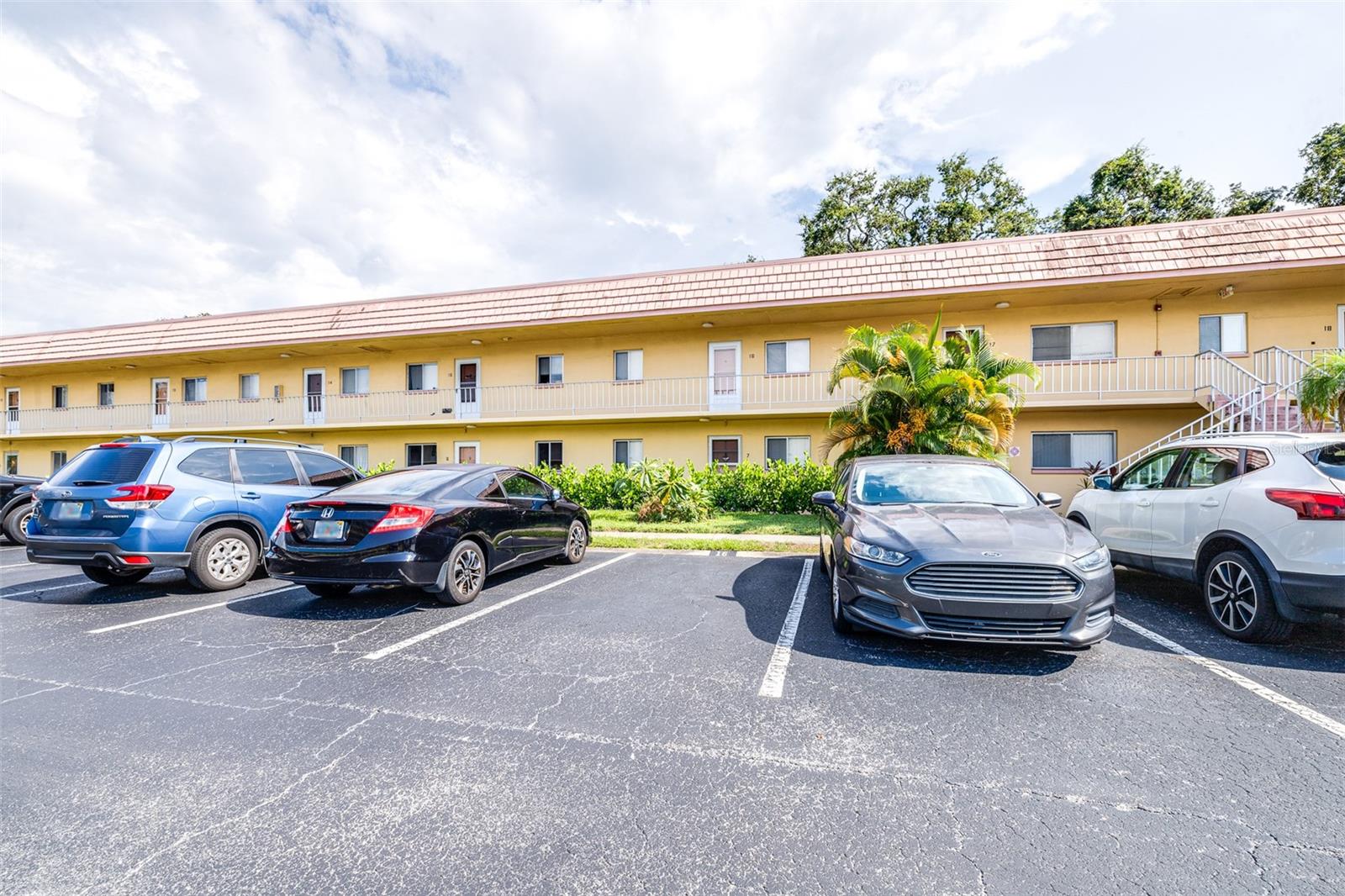 Homes for sale in Clearwater, FL | 2003 Greenbriar Blvd #16, Clearwater, FL 33763 | MLS# U8253718