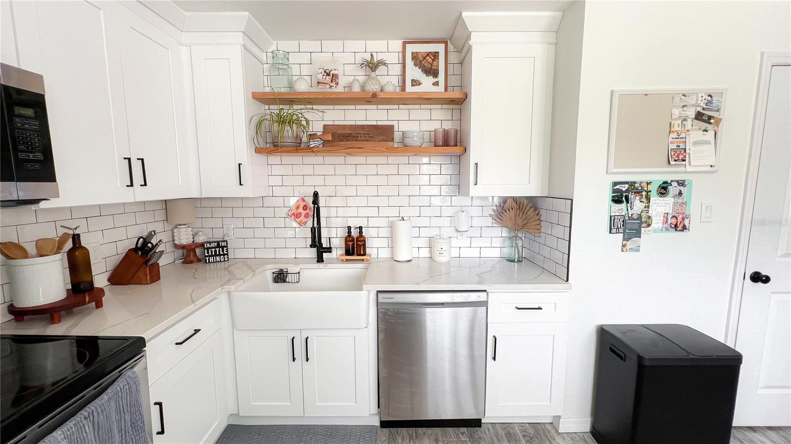 3rd image of 1317 Essex Dr N, Saint Petersburg, FL 33710 | MLS# TB8304168