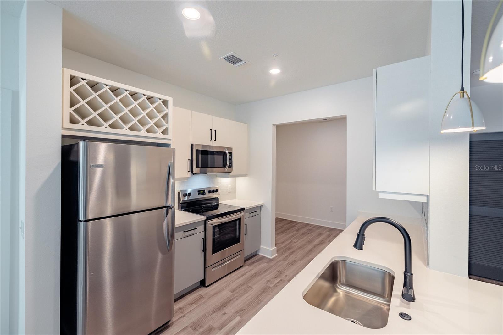 Homes for sale in Sarasota, FL | 1420 Lakefront Dr #6313, Sarasota, FL 34240 | MLS# A4638377