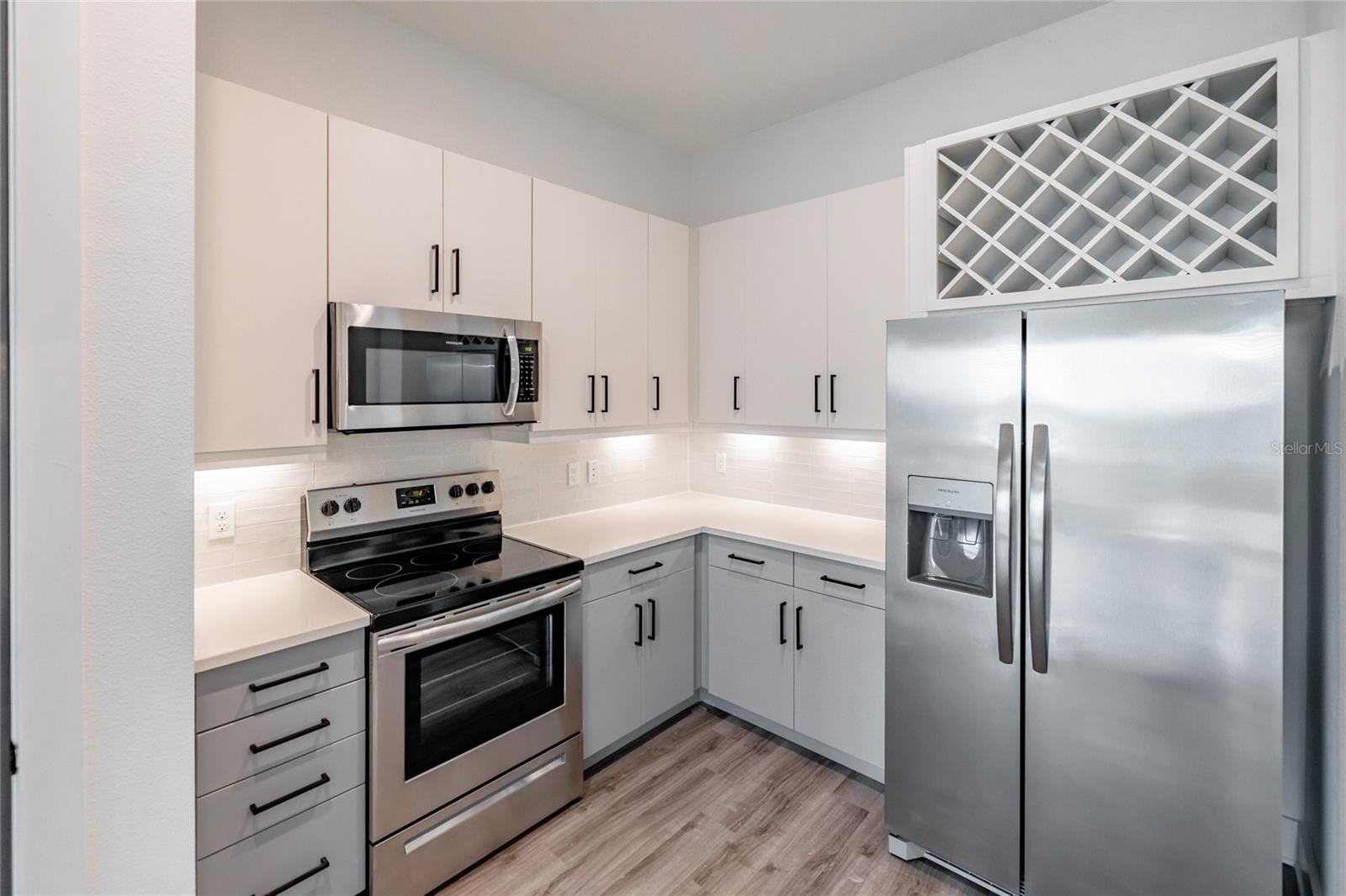 Homes for sale in Sarasota, FL | 1420 Lakefront Dr #2306, Sarasota, FL 34240 | MLS# A4638383