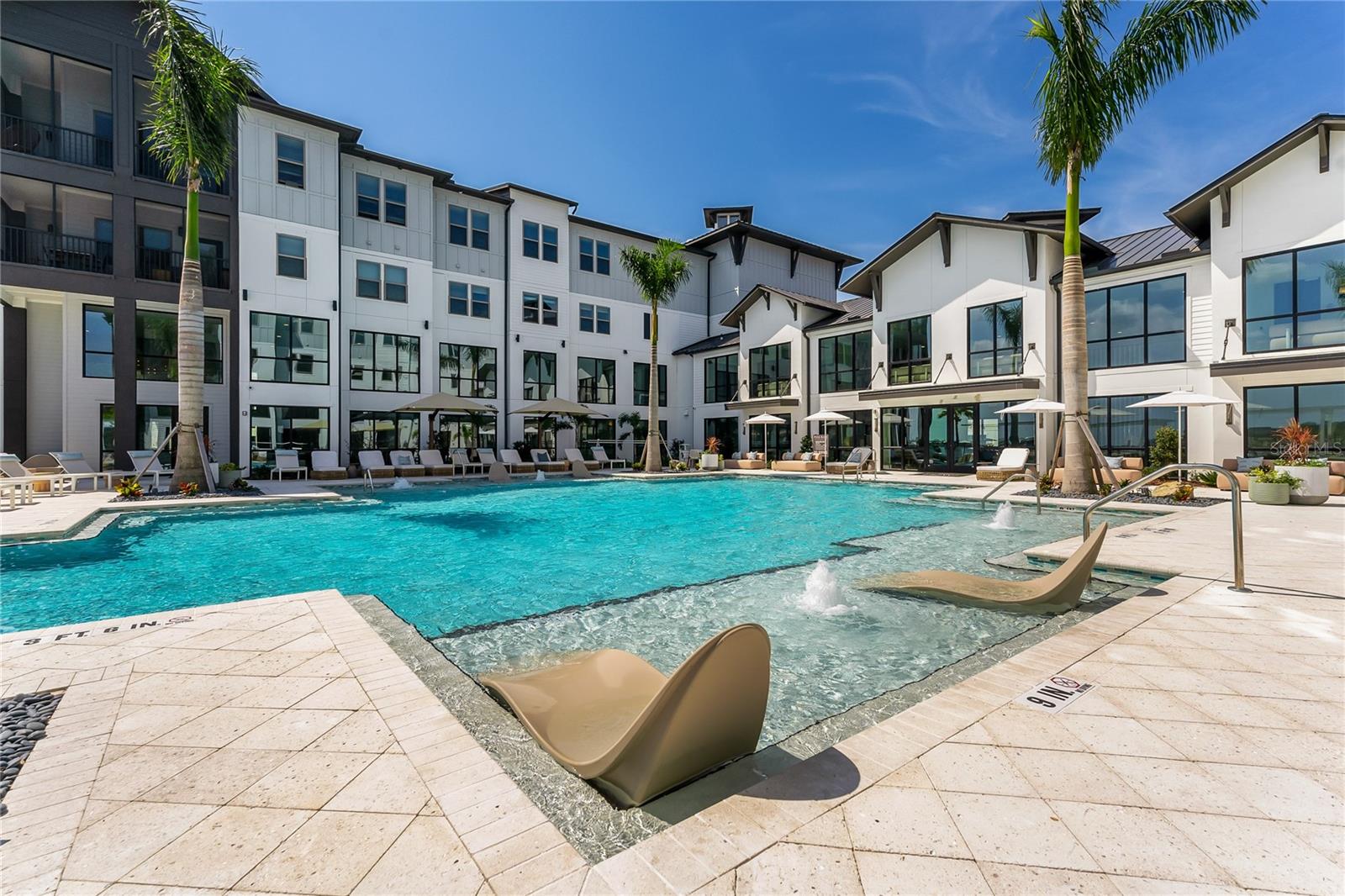 Homes for sale in Sarasota, FL | 1420 Lakefront Dr #6111, Sarasota, FL 34240 | MLS# A4638390