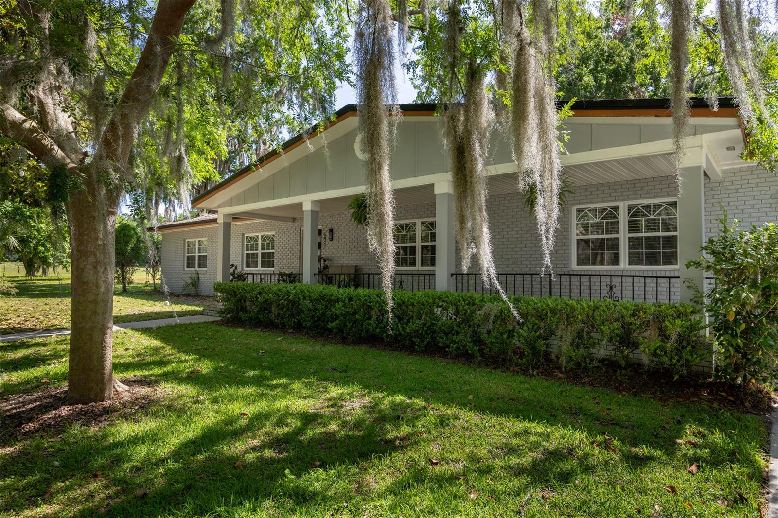 Homes for sale in Gainesville, FL | 5921 Sw 35Th Way, Gainesville, FL 32608 | MLS# GC528657