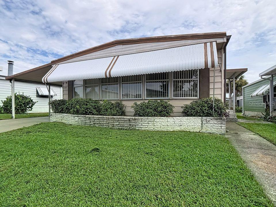 3rd image of 1007 Forest Lake Dr, Lakeland, FL 33809 | MLS# L4951380