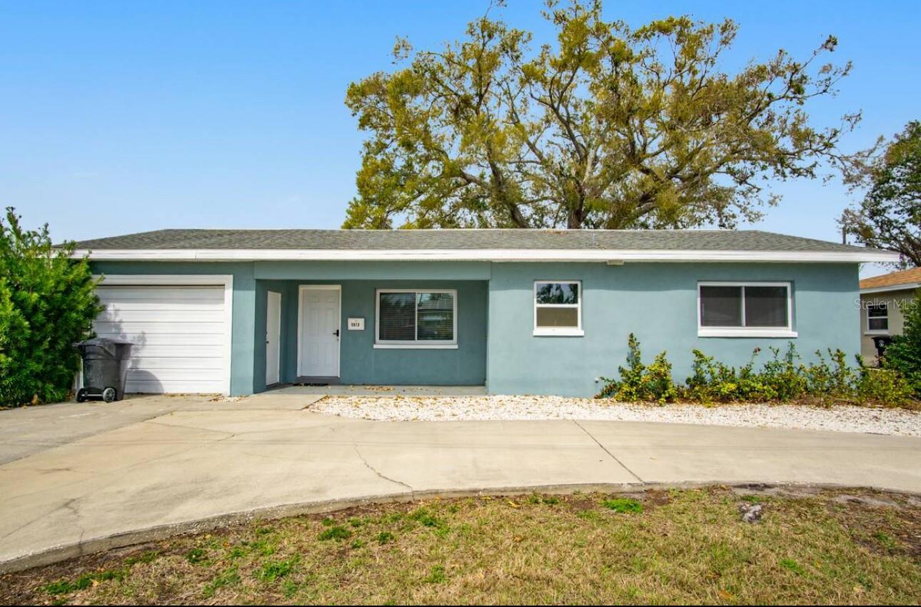 Homes for sale in Gulfport, FL | 5813 Gulfport Blvd S, Gulfport, FL 33707 | MLS# TB8366982