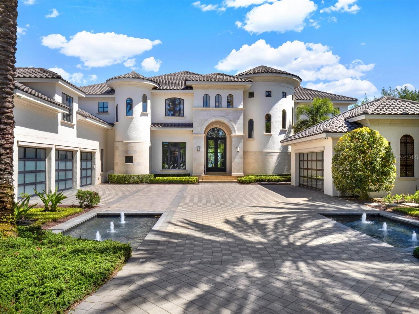 Homes for sale in Windermere, FL | 6137 Grosvenor Shore Dr, Windermere, FL 34786 | MLS# O6294487