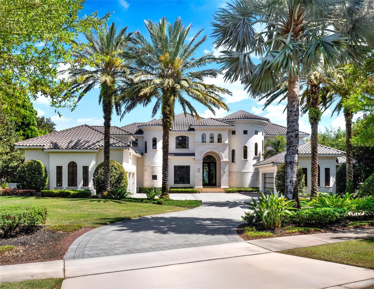 Homes for sale in Windermere, FL | 6137 Grosvenor Shore Dr, Windermere, FL 34786 | MLS# O6294487