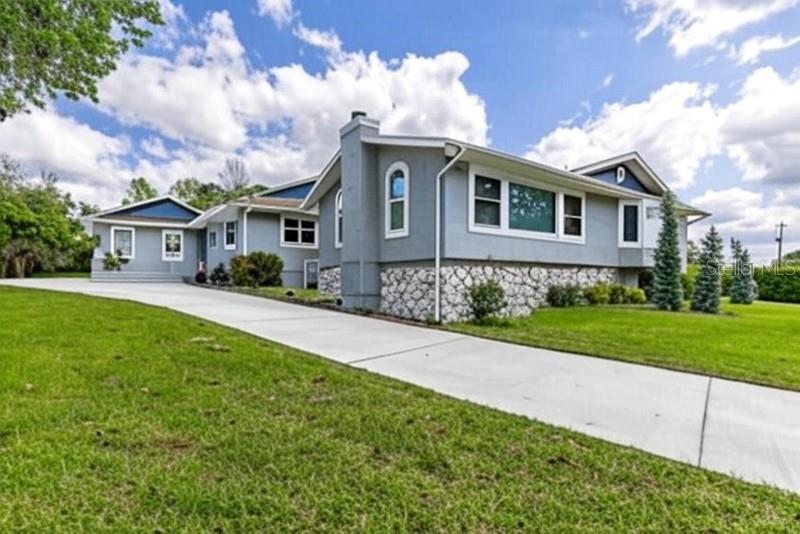 Homes for sale in Tavares, FL | 11619 Lane Park Rd, Tavares, FL 32778 | MLS# G5094987