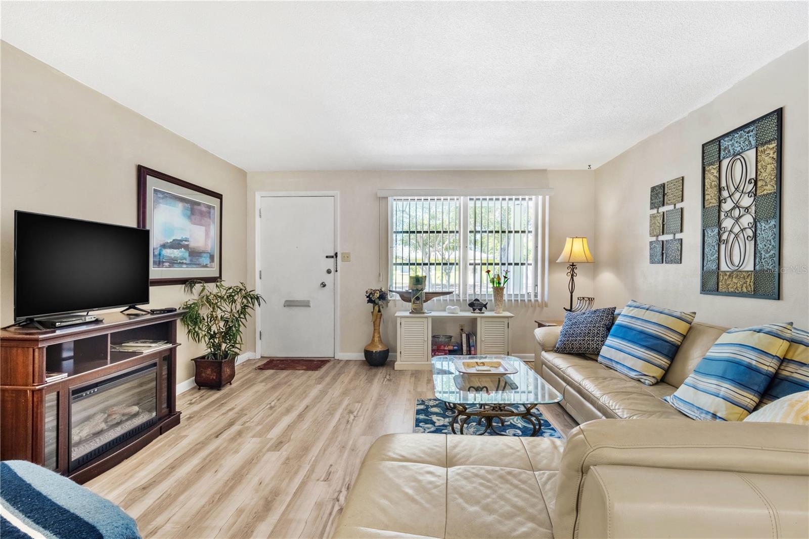 Homes for sale in Dunedin, FL | 501 Milwaukee Ave, Dunedin, FL 34698 | MLS# TB8368604