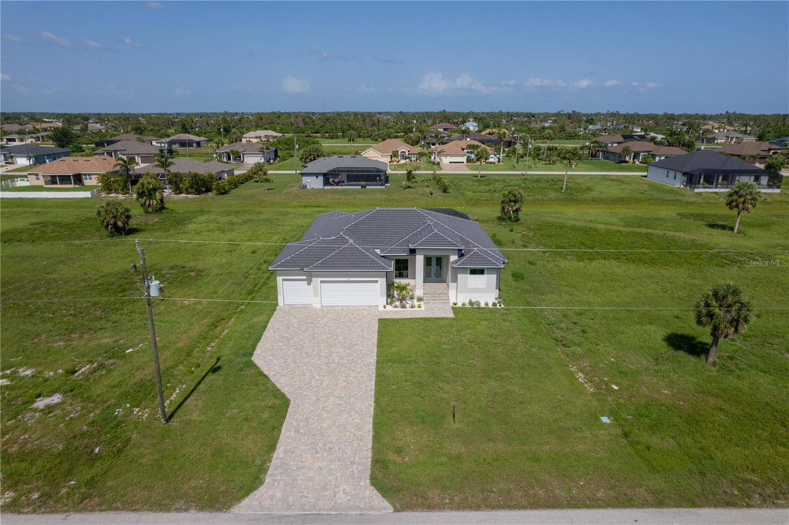 5th image of 193 Rotonda Blvd S, Rotonda West, FL 33947 | MLS# O6302053