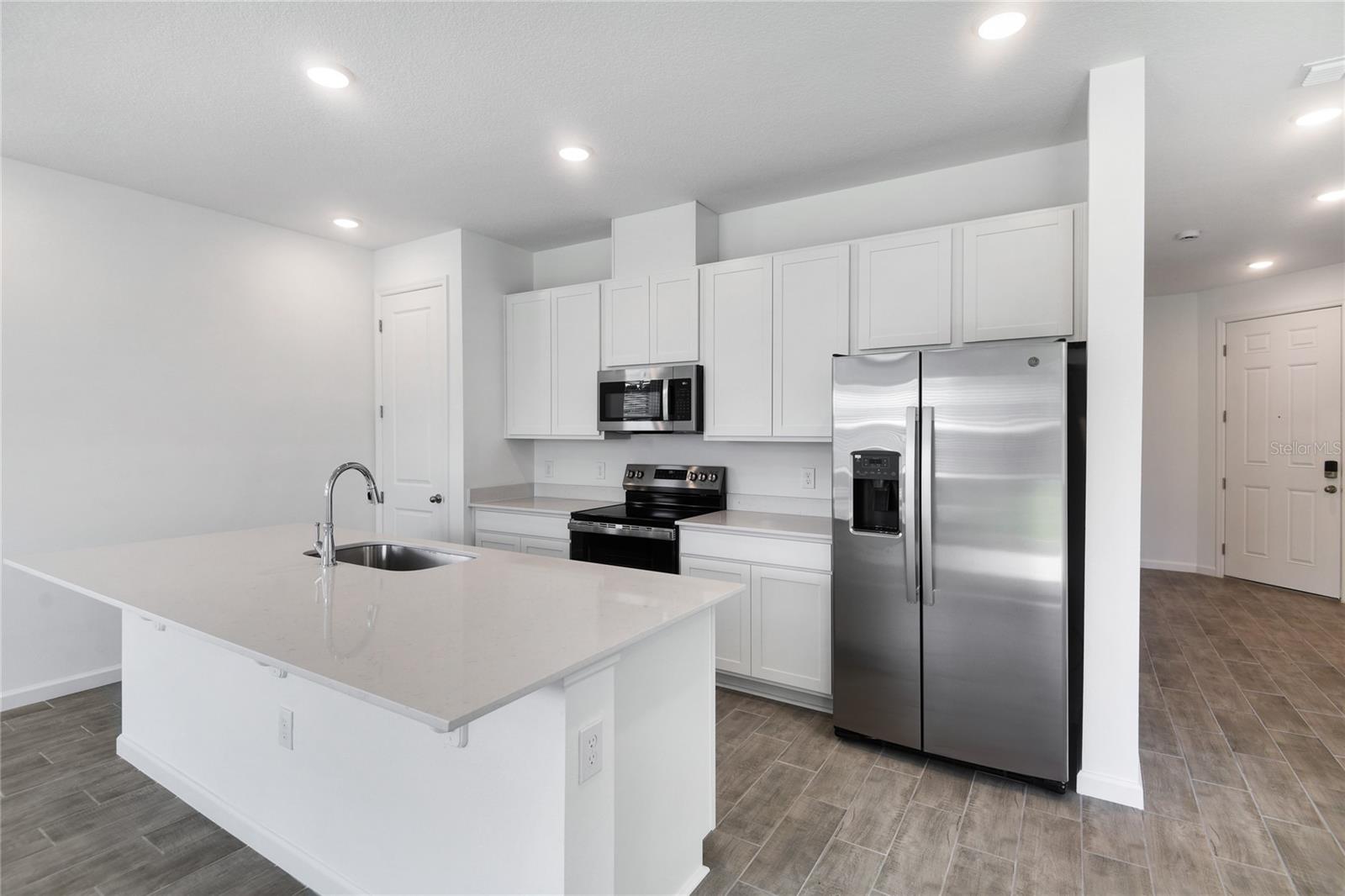 Homes for sale in Dundee, FL | 737 Lake Dell Ave, Dundee, FL 33838 | MLS# S5126022