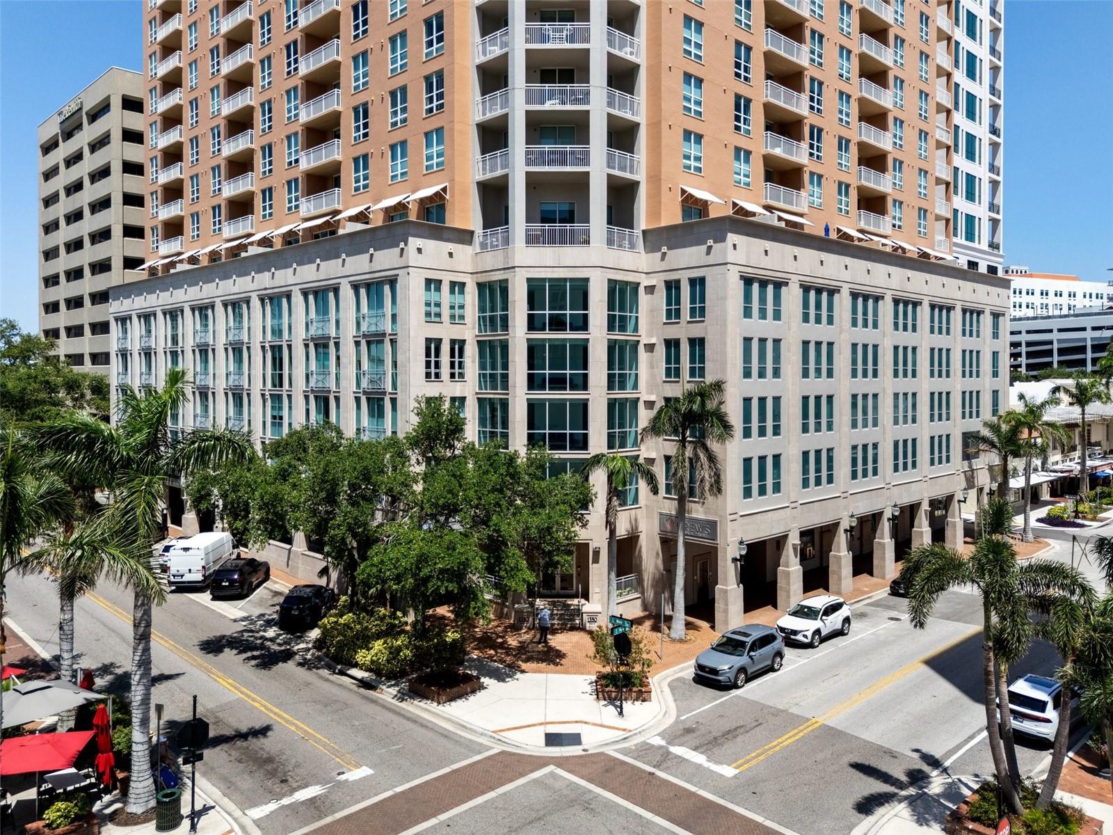 Homes for sale in Sarasota, FL | 1350 Main St, Sarasota, FL 34236