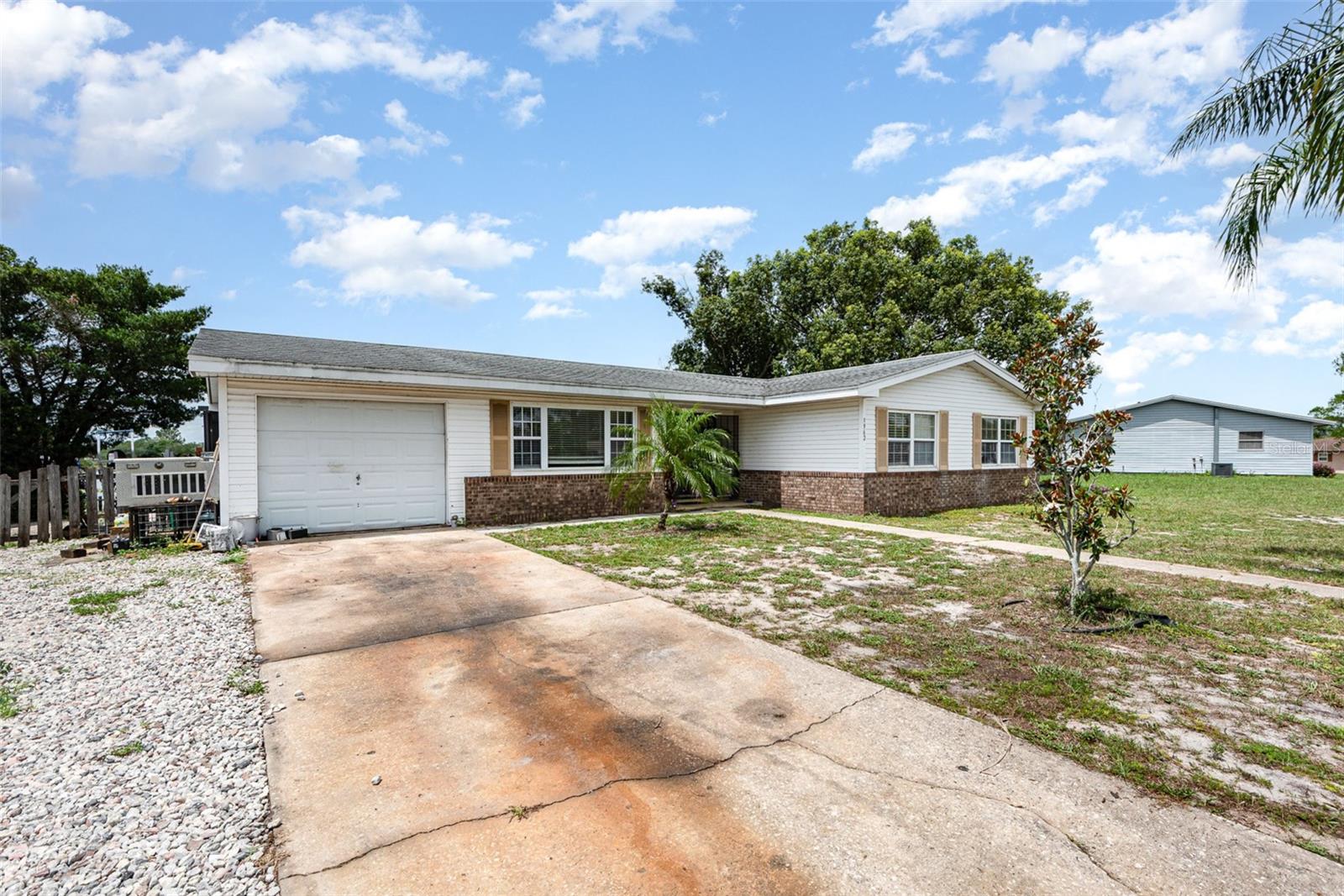 Homes for sale in Deltona, FL | 1962 English Dr, Deltona, FL 32738 | MLS# O6311297