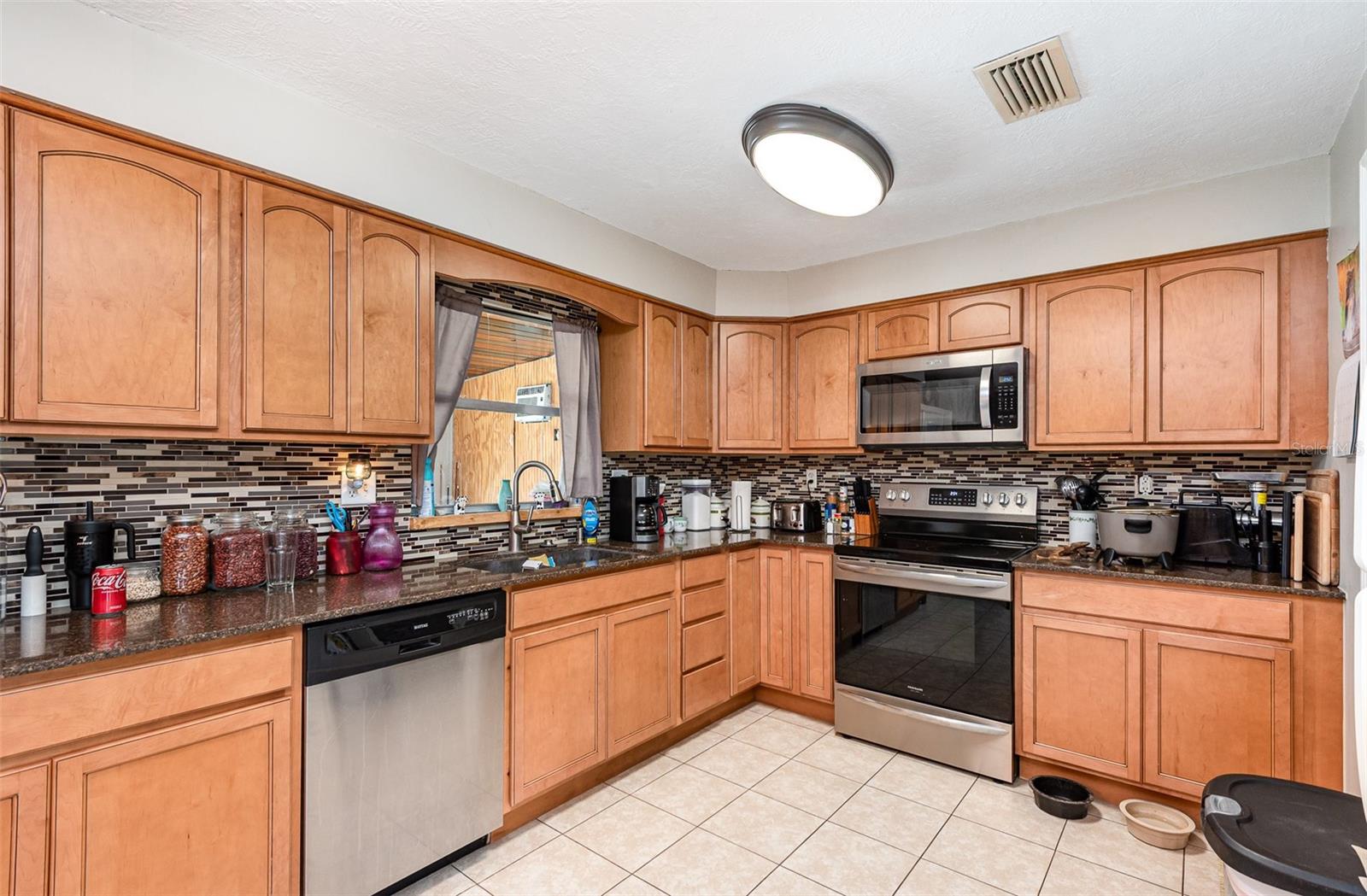 Homes for sale in Deltona, FL | 1962 English Dr, Deltona, FL 32738 | MLS# O6311297