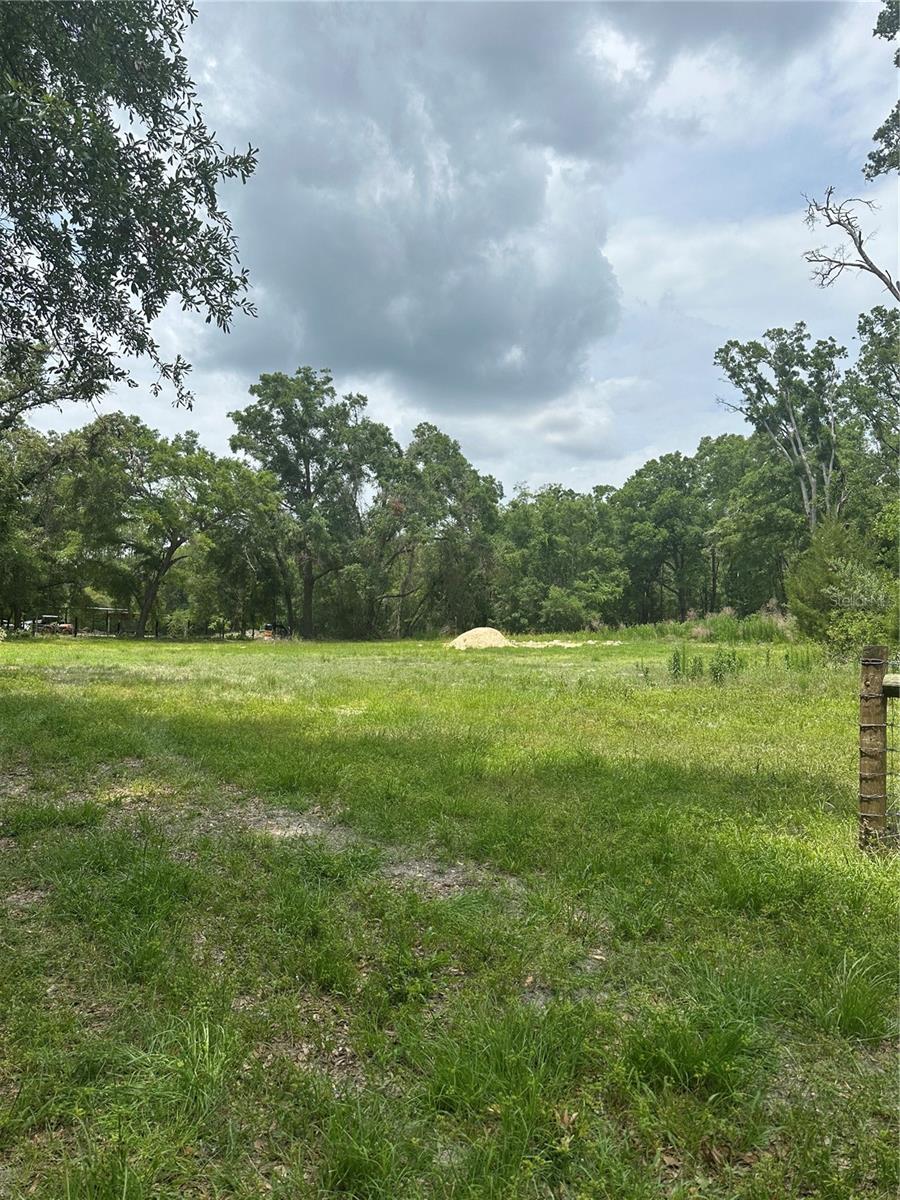 Homes for sale in High Springs, FL | 20548 S Us Hwy 441, High Springs, FL 32643 | MLS# GC531178