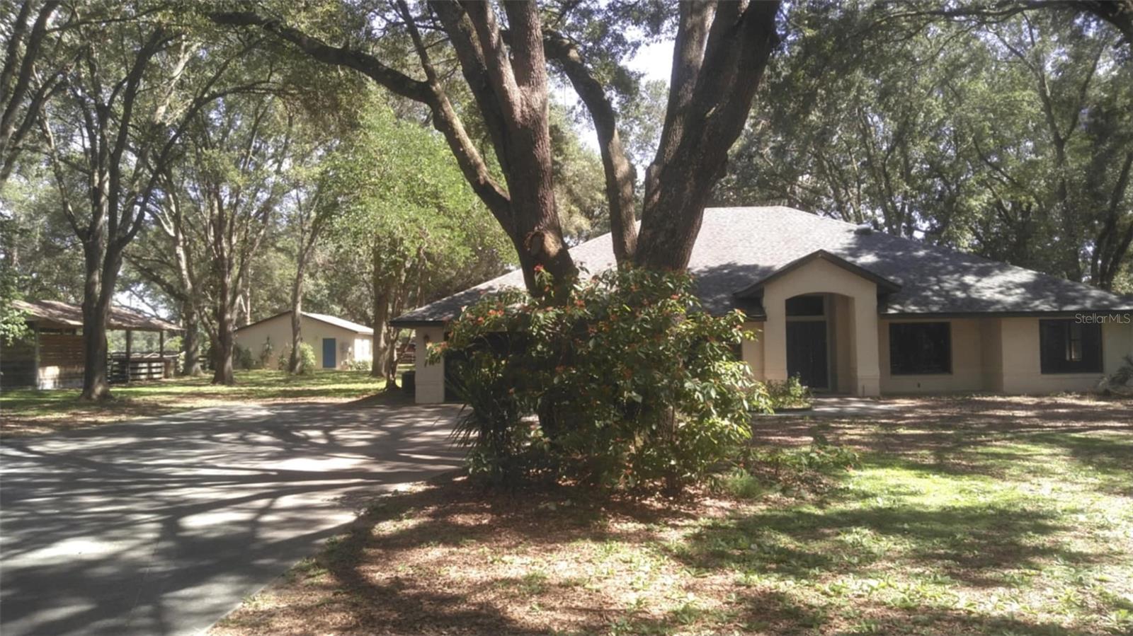 Homes for sale in Lady Lake, FL | 3930 Griffin Ave, Lady Lake, FL 32159 | MLS# G5097568