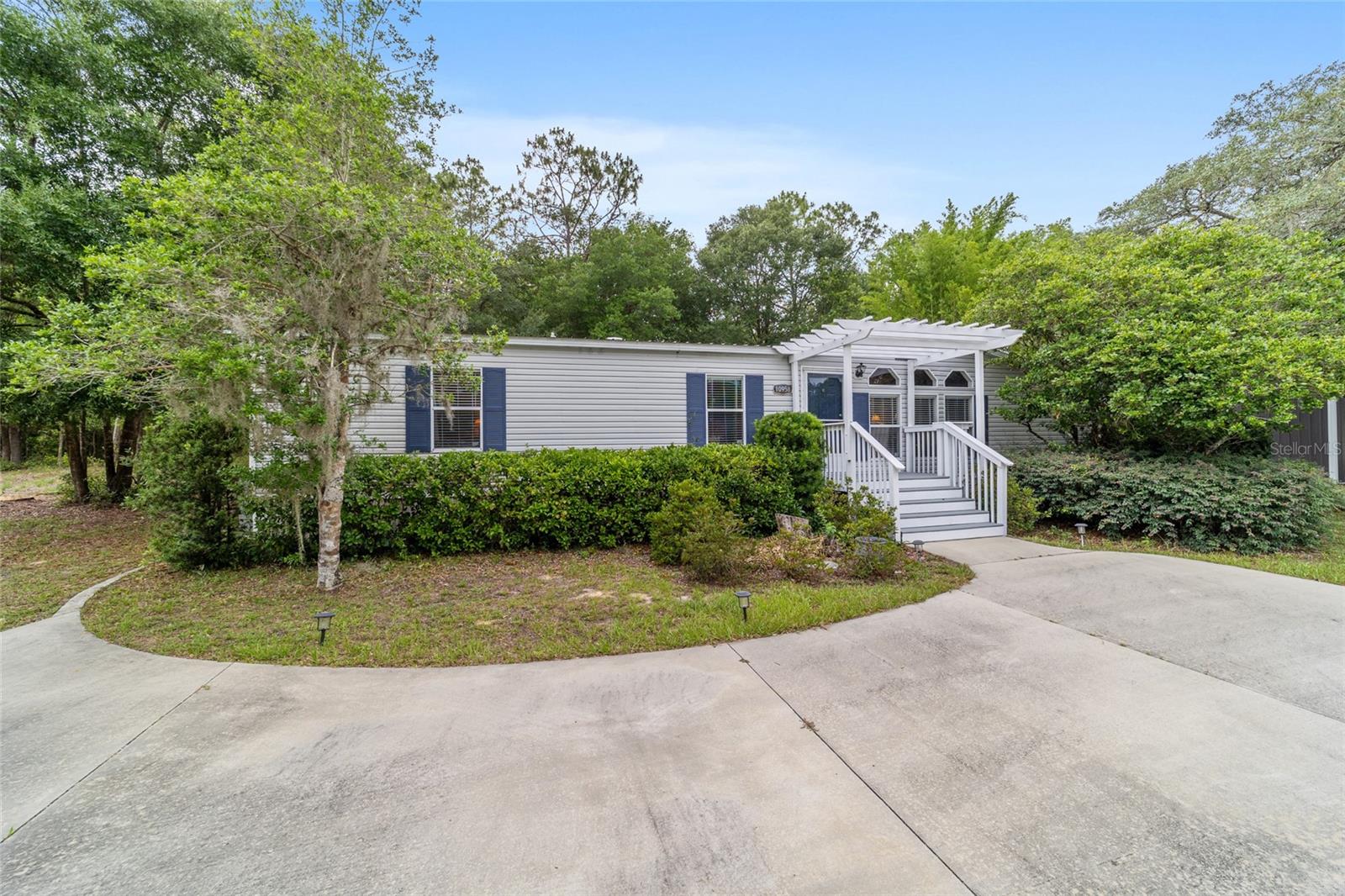 Homes for sale in Dunnellon, FL | 10942 Sw 189Th Ter, Dunnellon, FL 34432 | MLS# OM702794