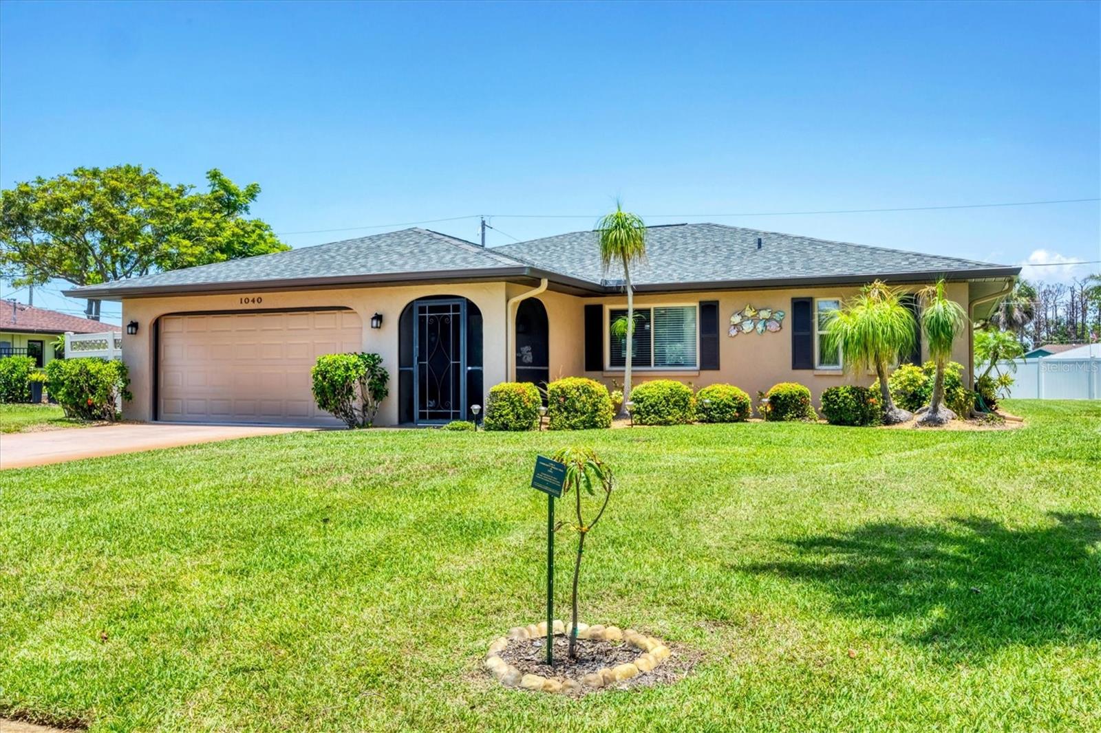 Homes for sale in Englewood, FL | 1040 Caples St, Englewood, FL 34223 | MLS# D6142625