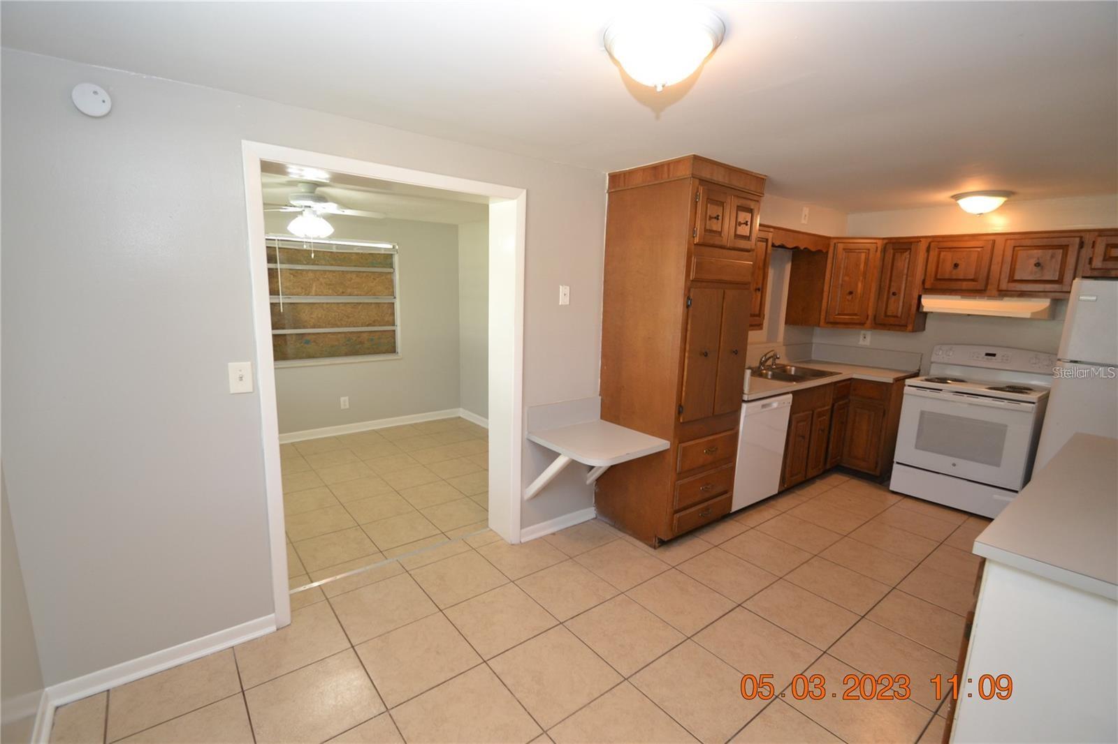 Homes for sale in Plant City, FL | 300 Midwood Dr, Plant City, FL 33566 | MLS# W7876196