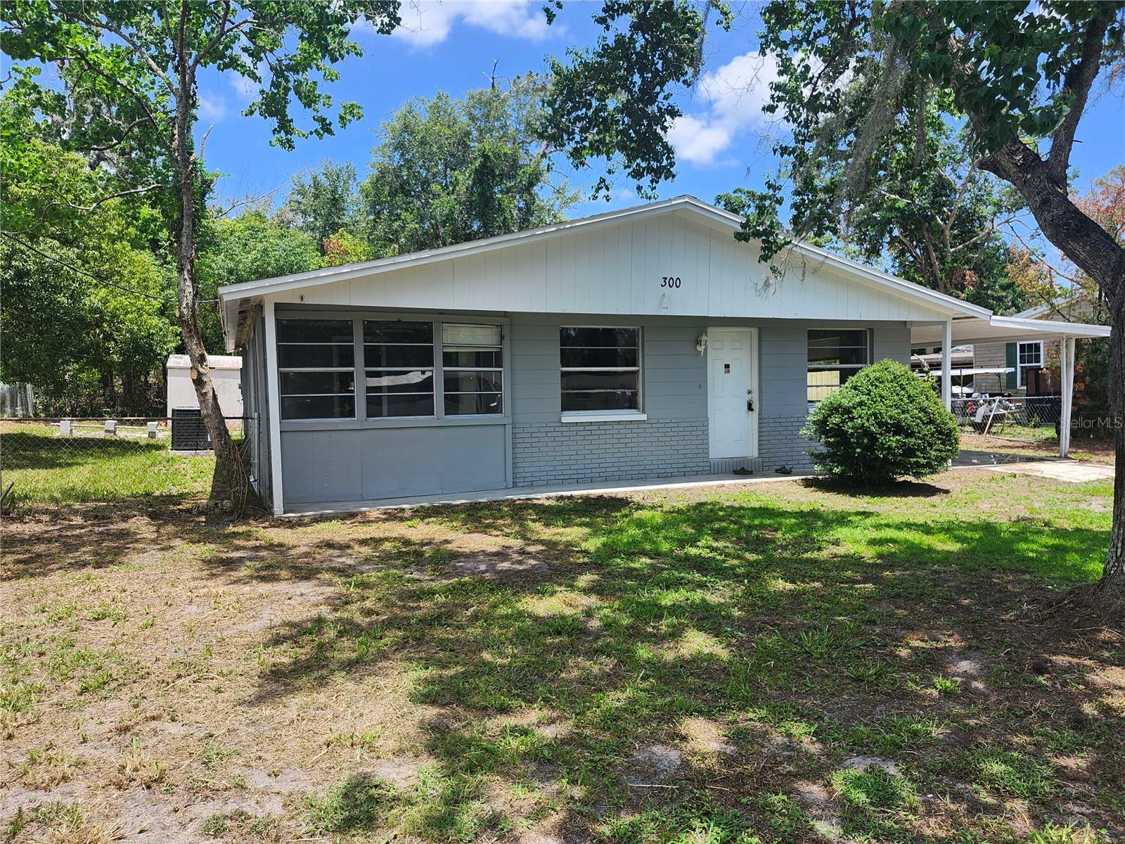 Homes for sale in Plant City, FL | 300 Midwood Dr, Plant City, FL 33566 | MLS# W7876196