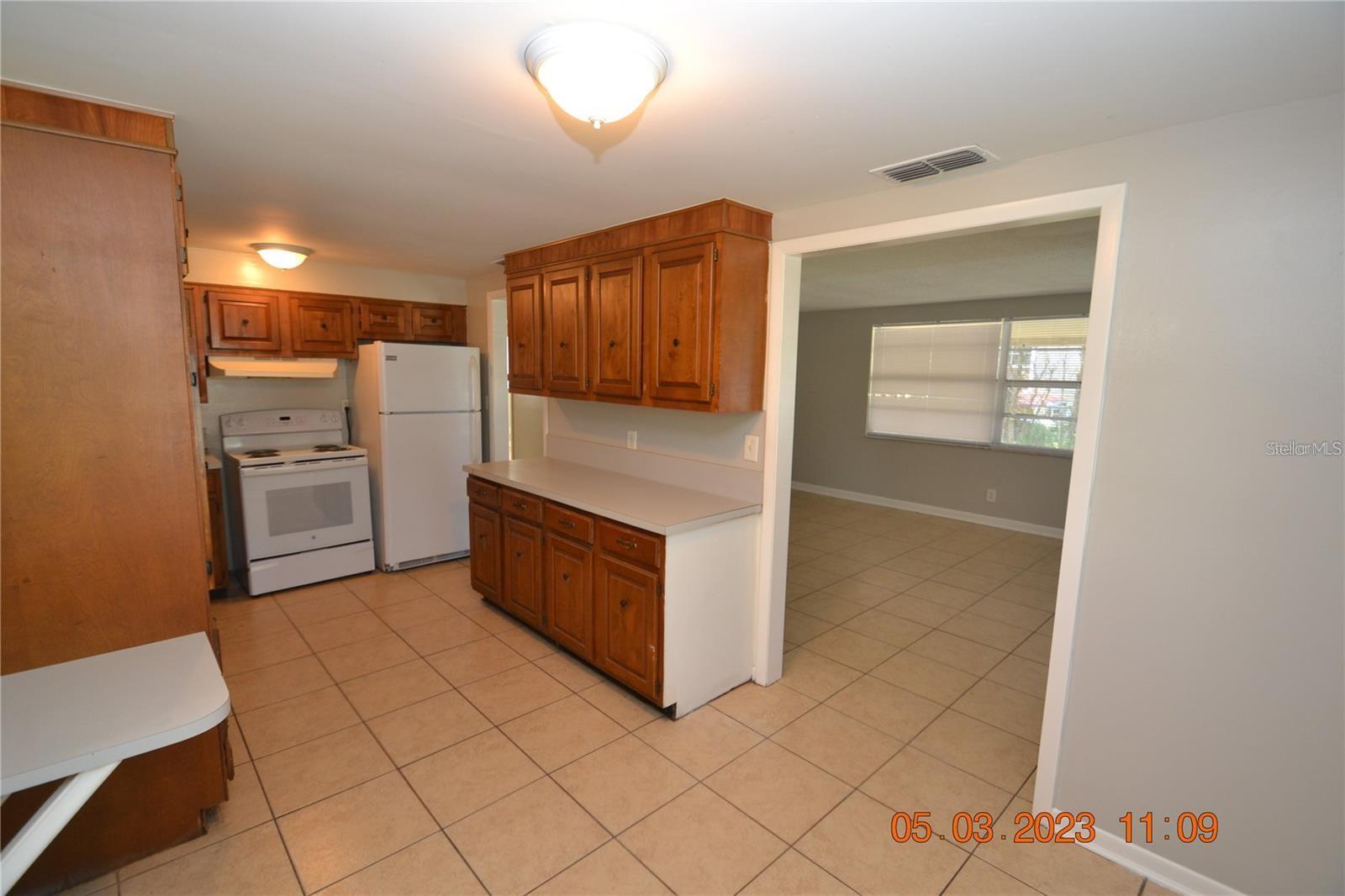 Homes for sale in Plant City, FL | 300 Midwood Dr, Plant City, FL 33566 | MLS# W7876196