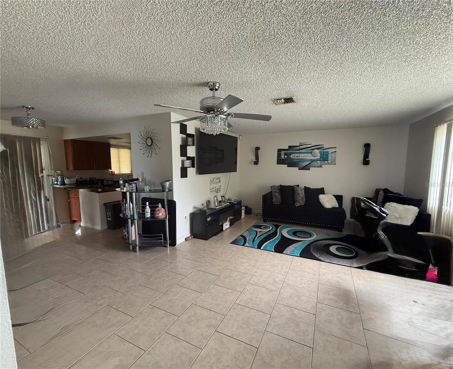 Homes for sale in Deltona, FL | 1556 Ferendina Dr, Deltona, FL 32725 | MLS# V4943124