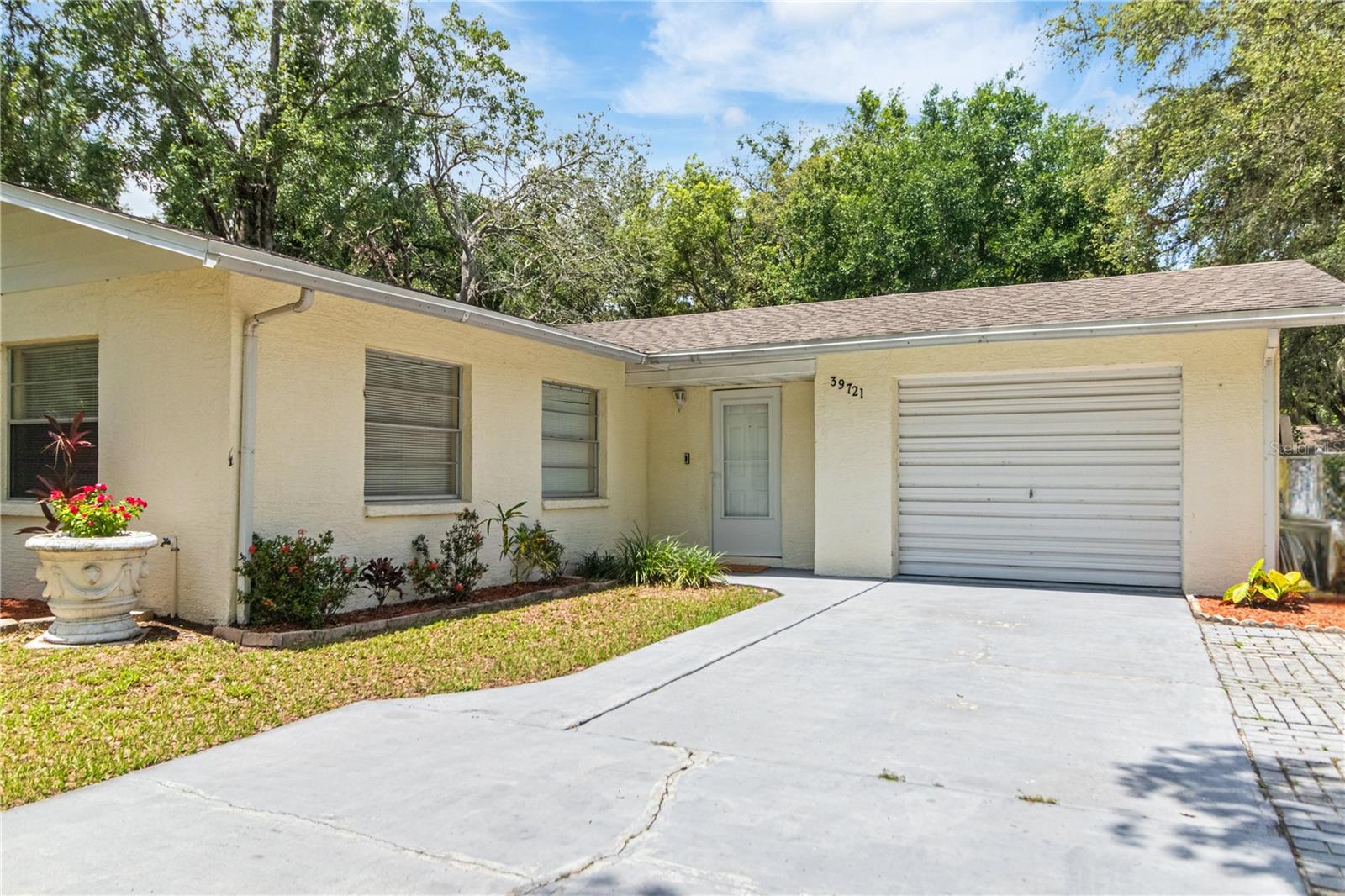 Homes for sale in Zephyrhills, FL | 39721 Meadowood Loop, Zephyrhills, FL 33542 | MLS# TB8394144